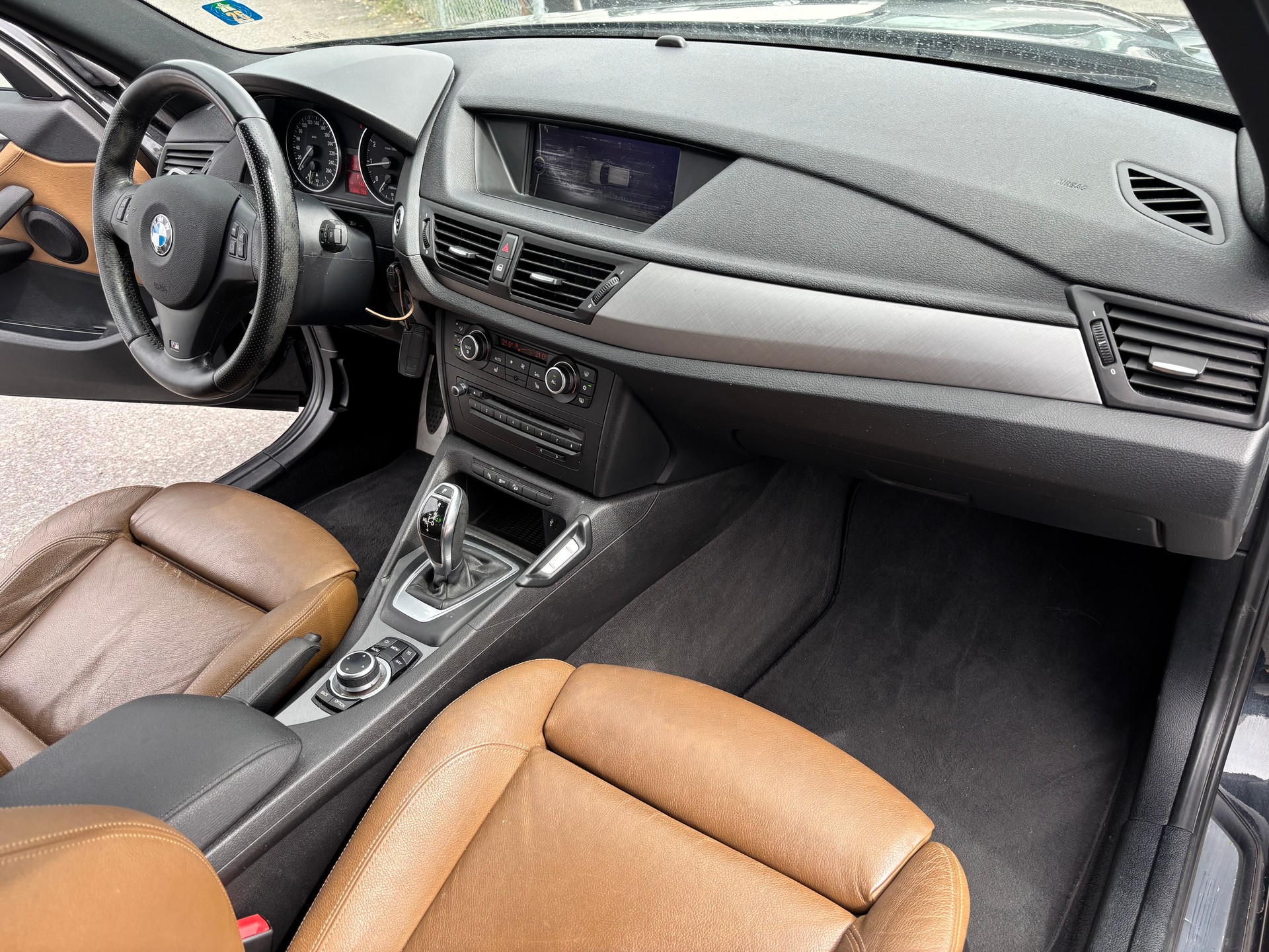 BMW X1 xDrive 20i Steptronic-image-10