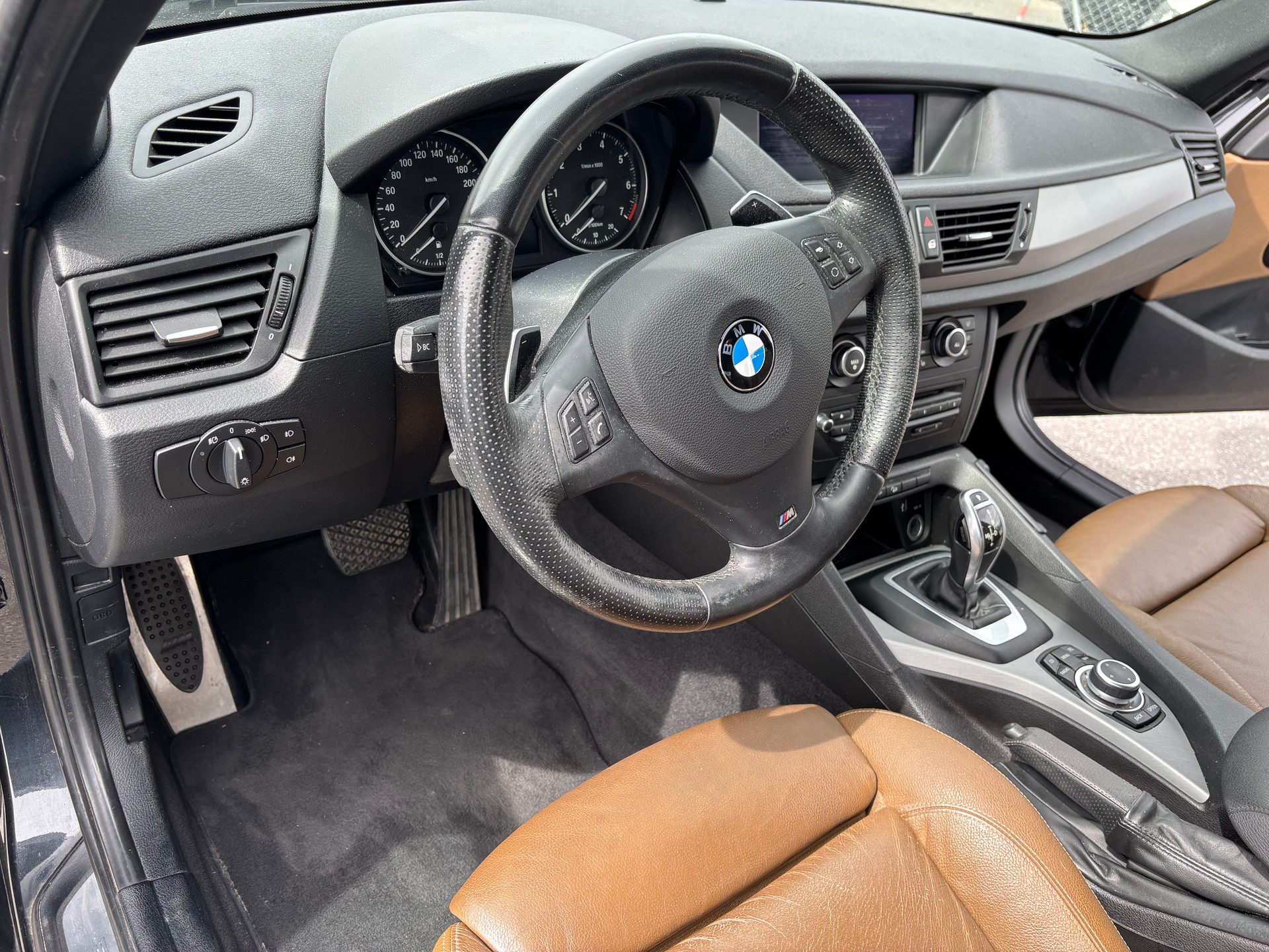 BMW X1 xDrive 20i Steptronic-image-8