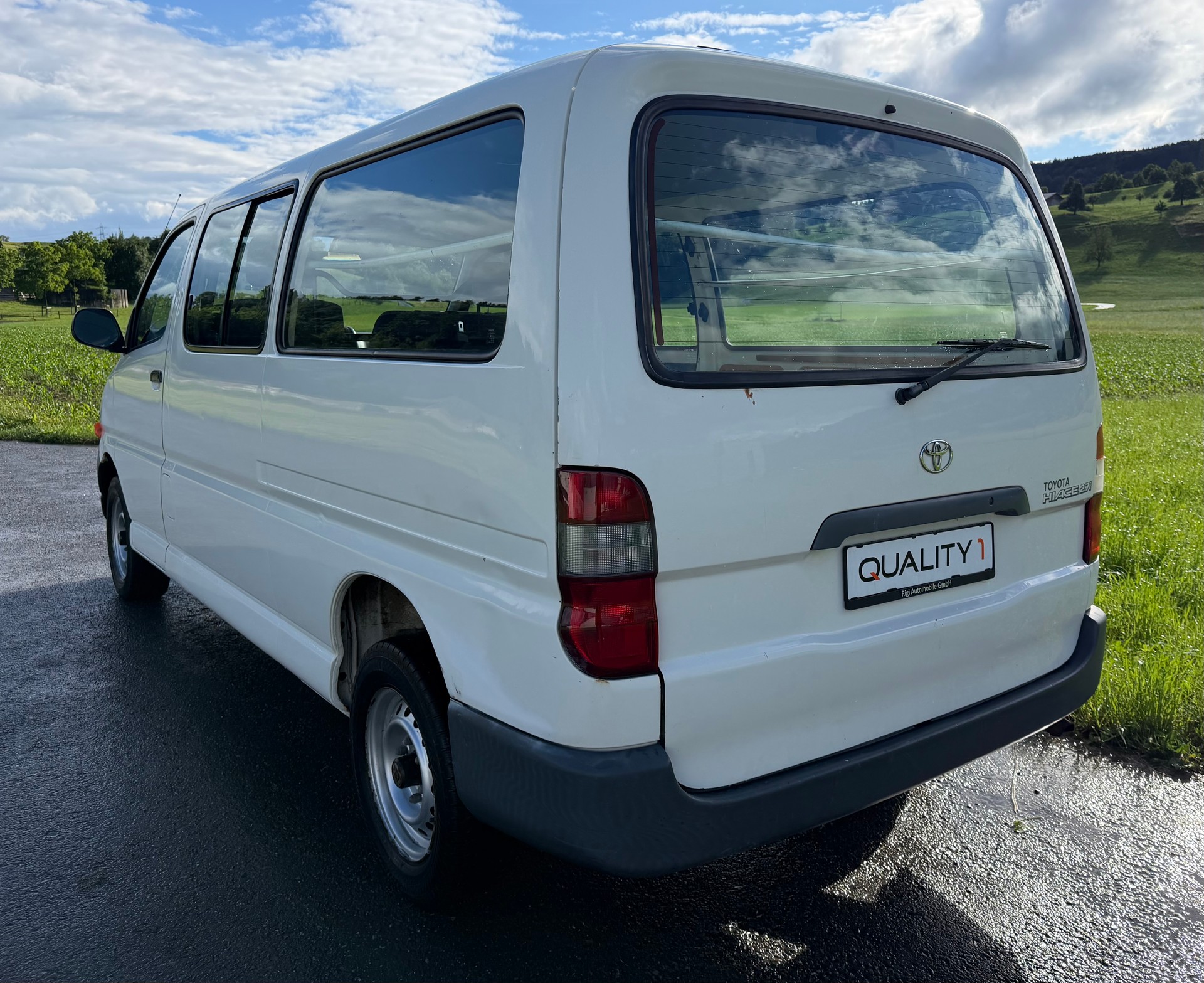 TOYOTA Hiace 2.7 Van LWB-image-3