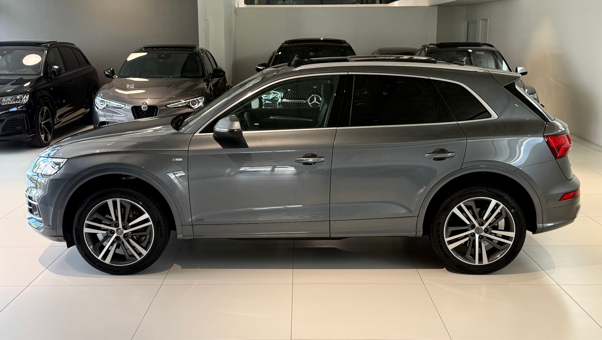 AUDI Q5 40 TDI sport S-Line quattro S-tronic ***Panoramadach***S-Line***190PS***Distanzregler***Matrix***-image-4