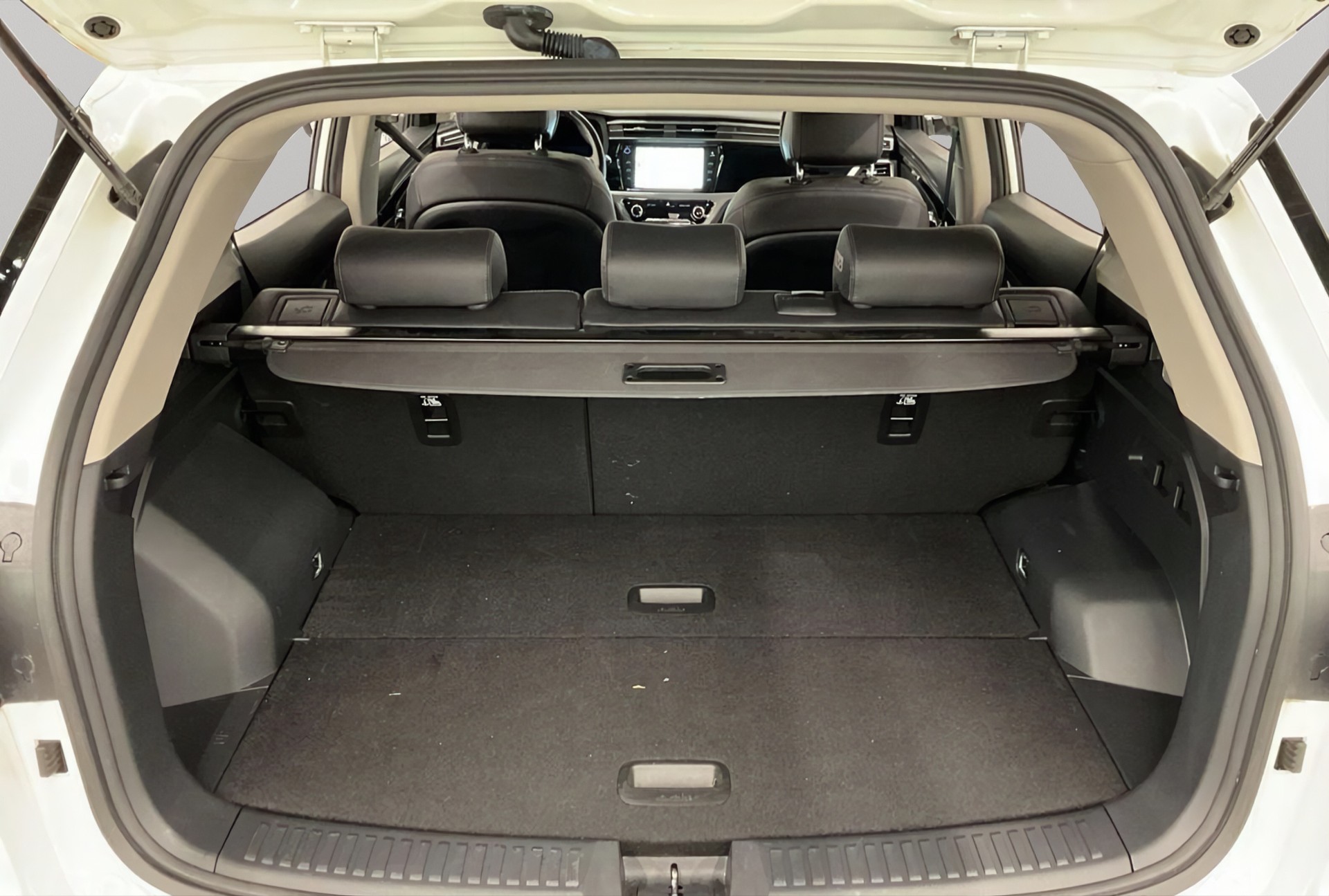 KGM-SsangYong Korando 1.5 T GDI Amber 4WD Automat-image-12