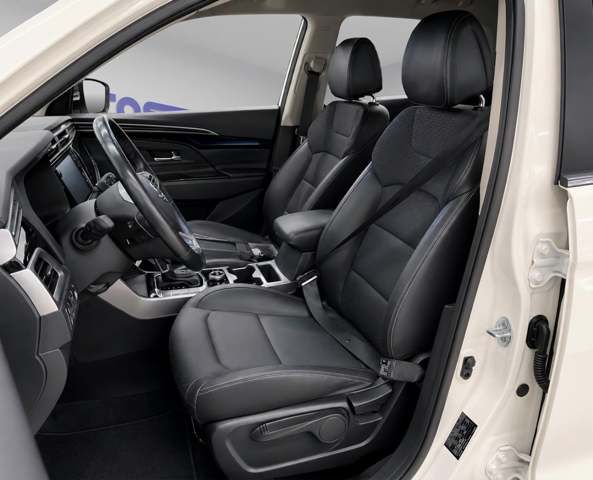 KGM-SsangYong Korando 1.5 T GDI Amber 4WD Automat-image-7