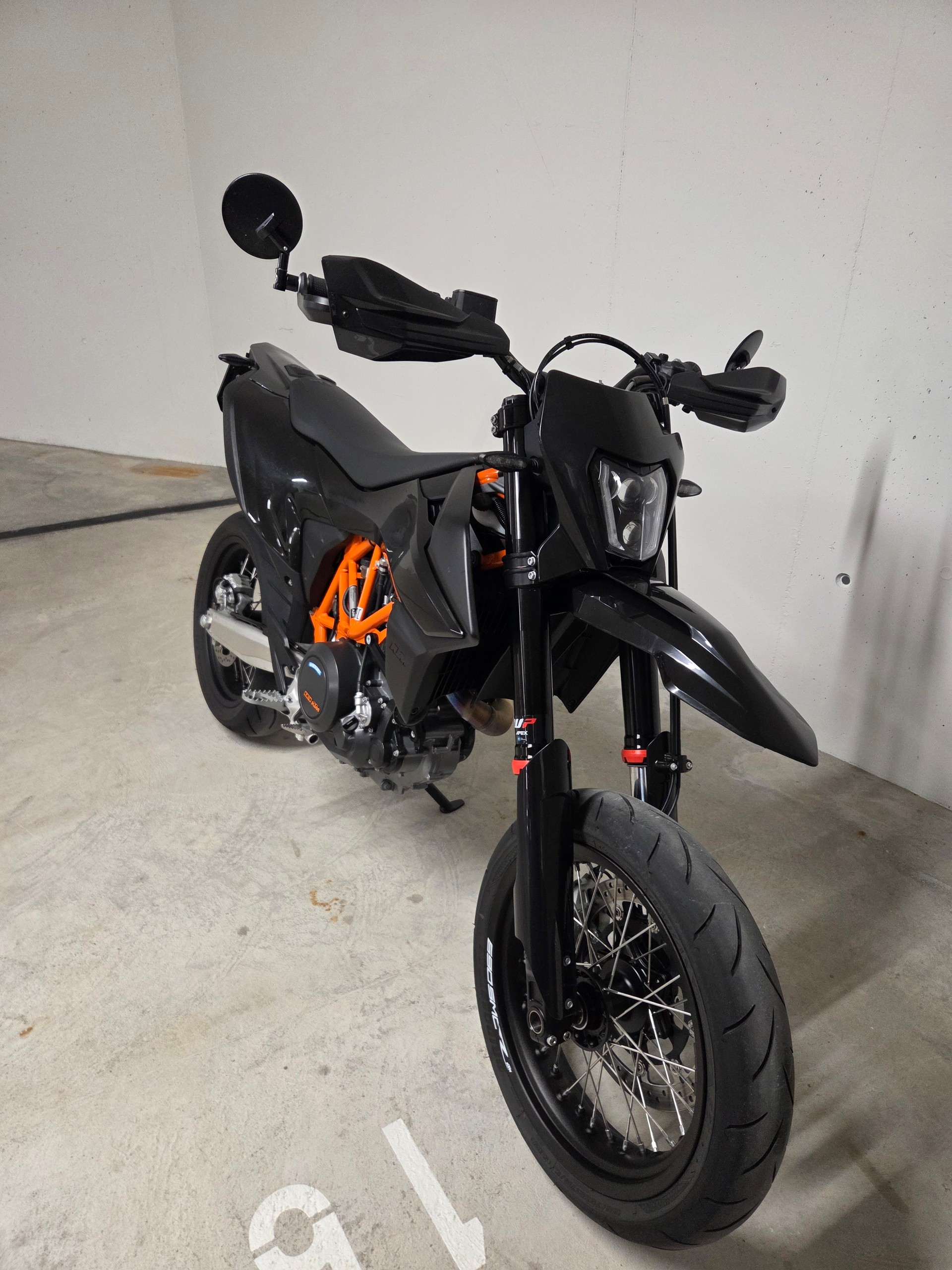 KTM 690 SMC R-image-3