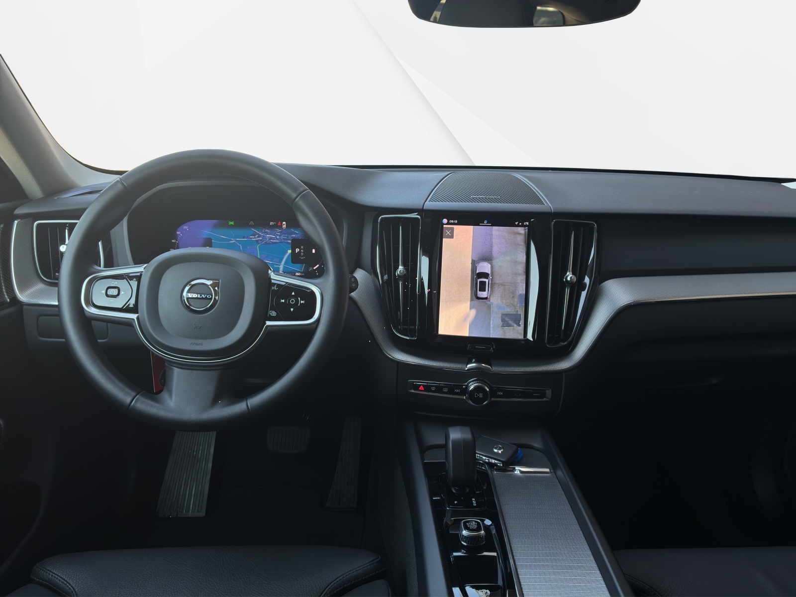 VOLVO XC60 2.0 B4 MH Plus Dark AWD-image-10