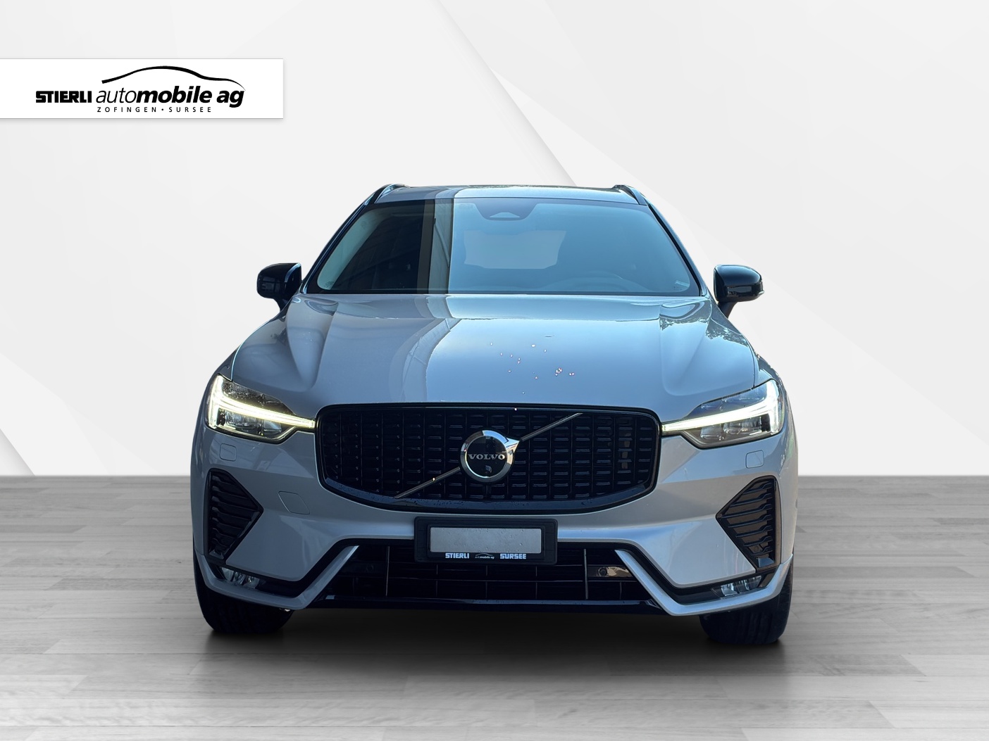 VOLVO XC60 2.0 B4 MH Plus Dark AWD-showroom-element-1
