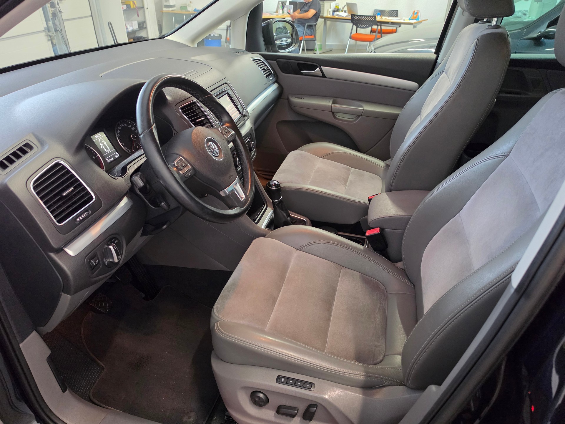 VW Sharan 2.0 TDI BMT Highline 4Motion 7 Sitzplätze-showroom-element-3
