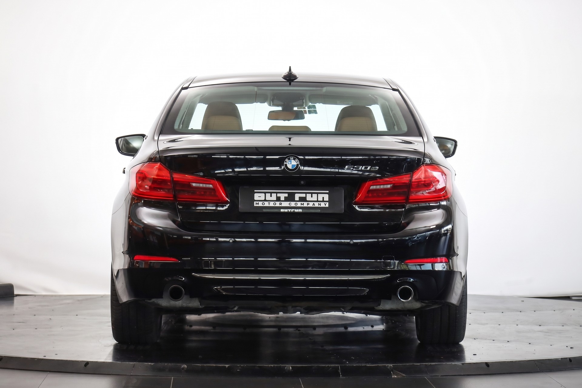 BMW 530e iPerformance Steptronic-showroom-element-2
