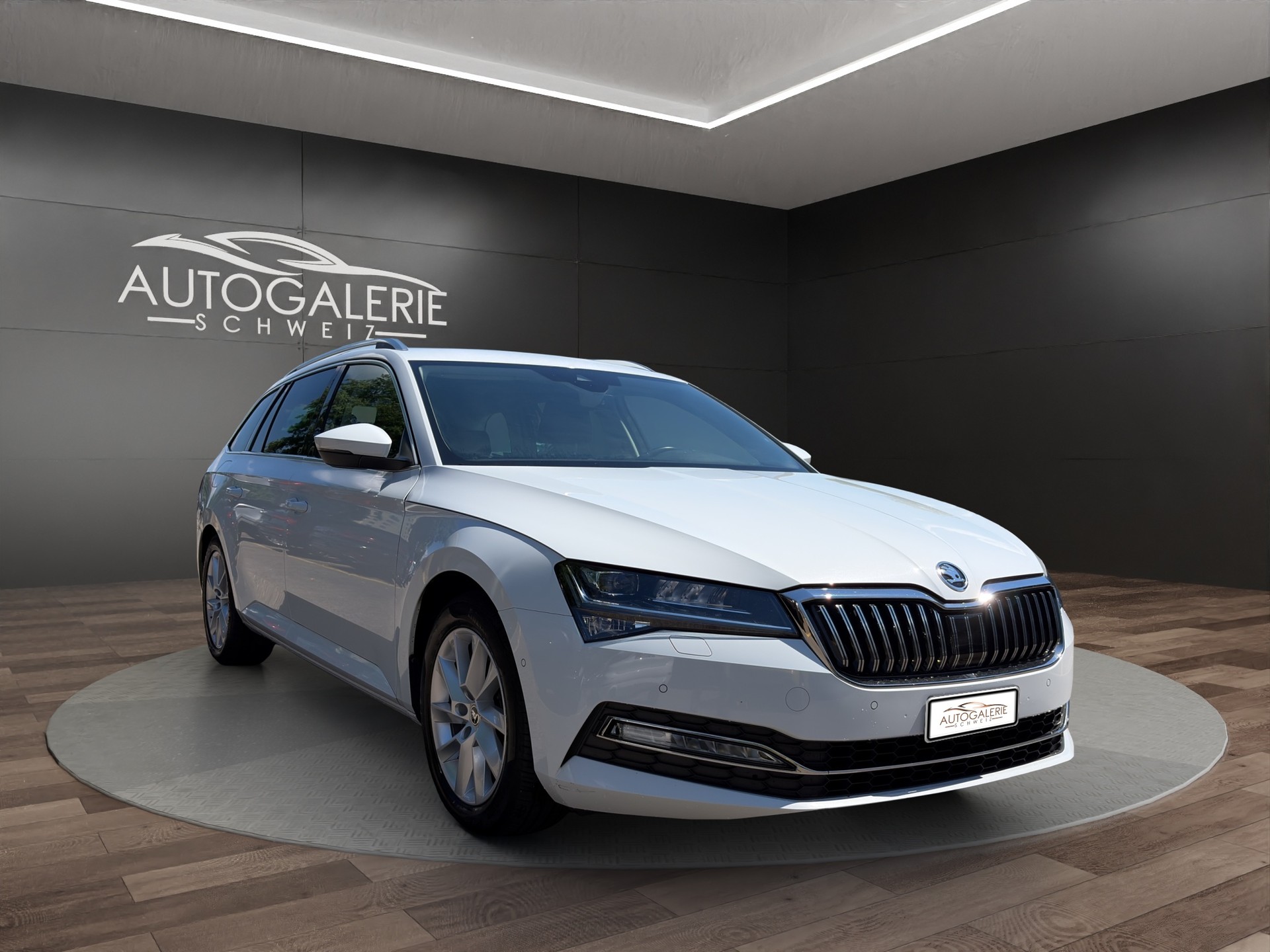 SKODA Superb Combi 2.0 TDi Style 4x4 DSG | CH Fahrzeug | mySkoda Pack | Kessy | Belüftete Sitz | DAB+ | Navi Columbus 9.2" |-image-6