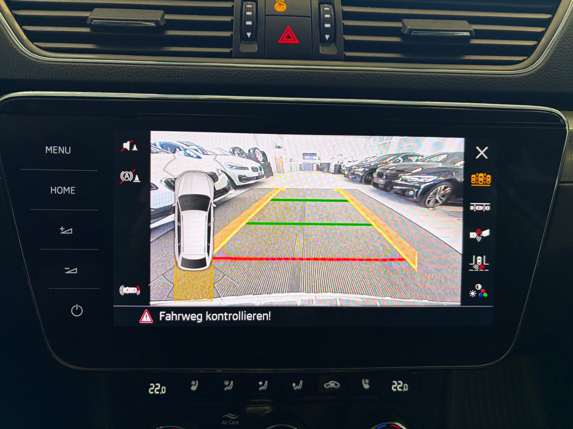 SKODA Superb Combi 2.0 TDi Style 4x4 DSG | CH Fahrzeug | mySkoda Pack | Kessy | Belüftete Sitz | DAB+ | Navi Columbus 9.2" |-image-16