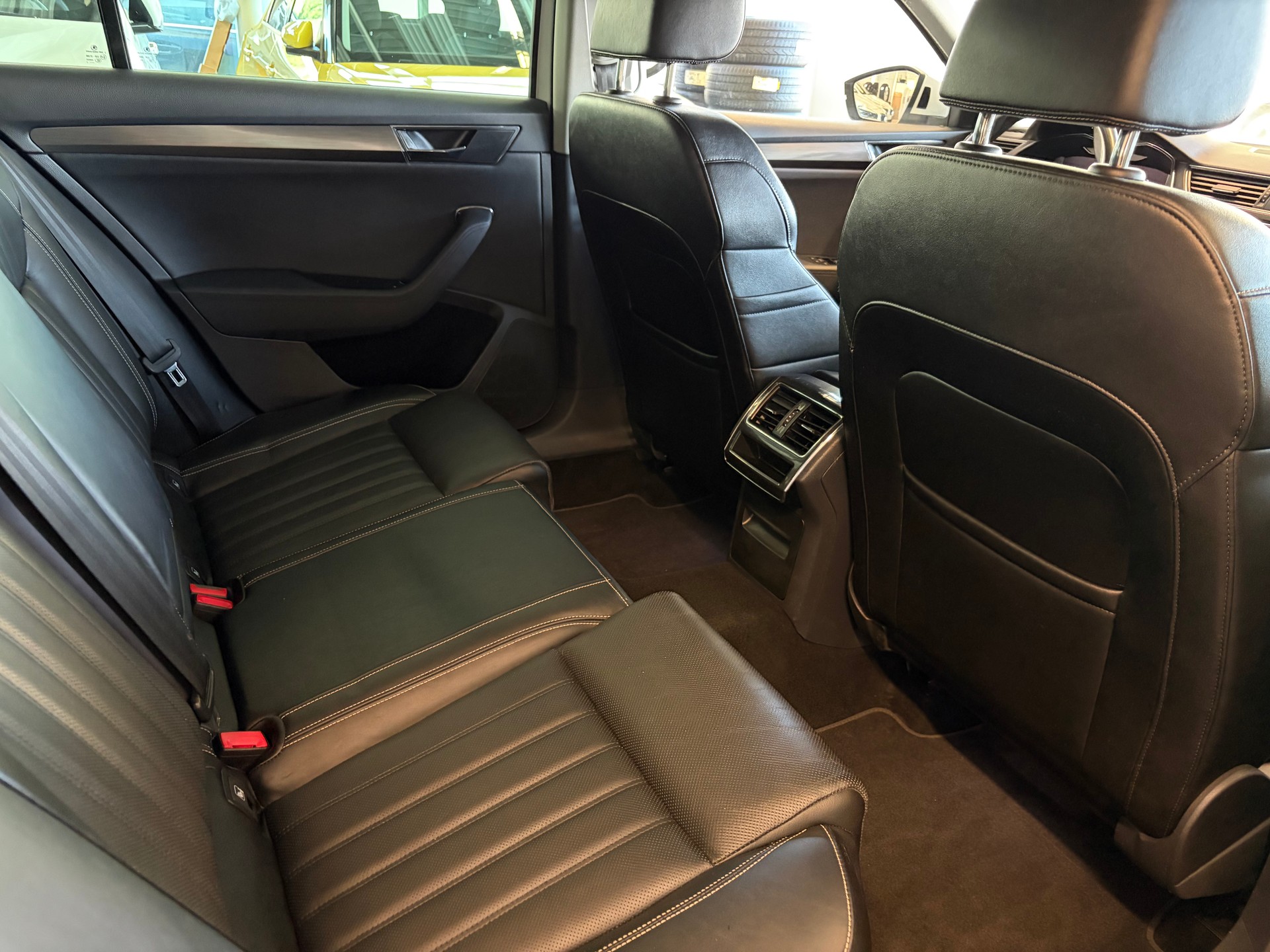 SKODA Superb Combi 2.0 TDi Style 4x4 DSG | CH Fahrzeug | mySkoda Pack | Kessy | Belüftete Sitz | DAB+ | Navi Columbus 9.2" |-image-29
