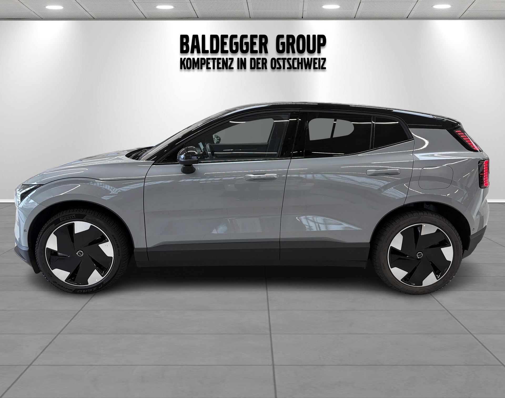 VOLVO EX 30 E60 Twin Ultra Performanc-showroom-element-1