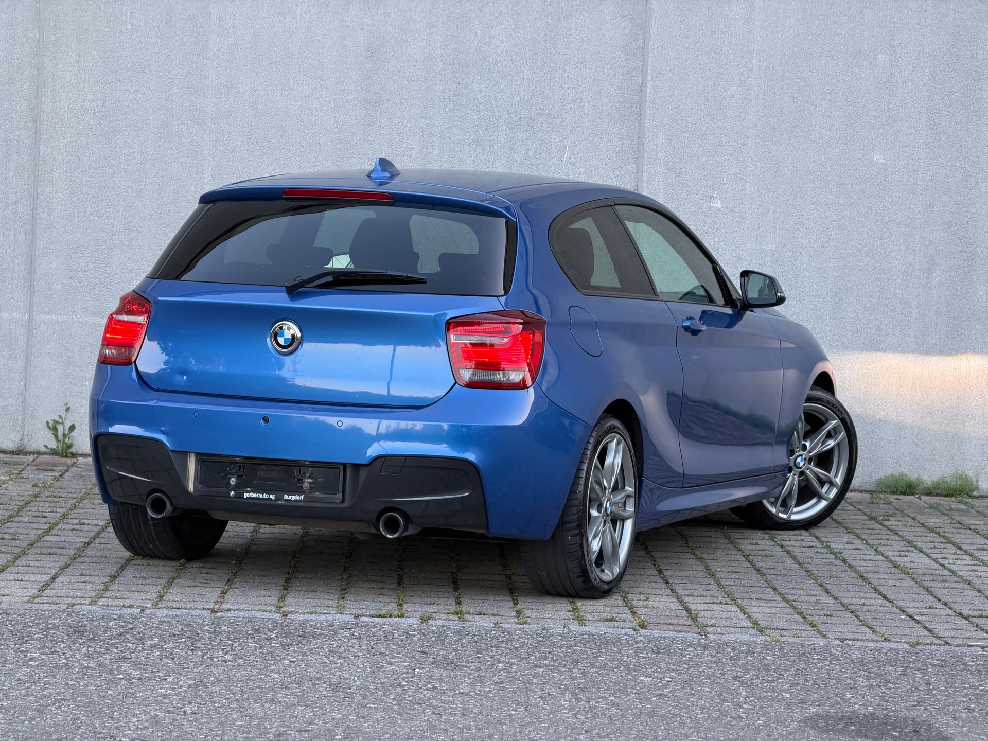 BMW M135i Steptronic-showroom-element-3