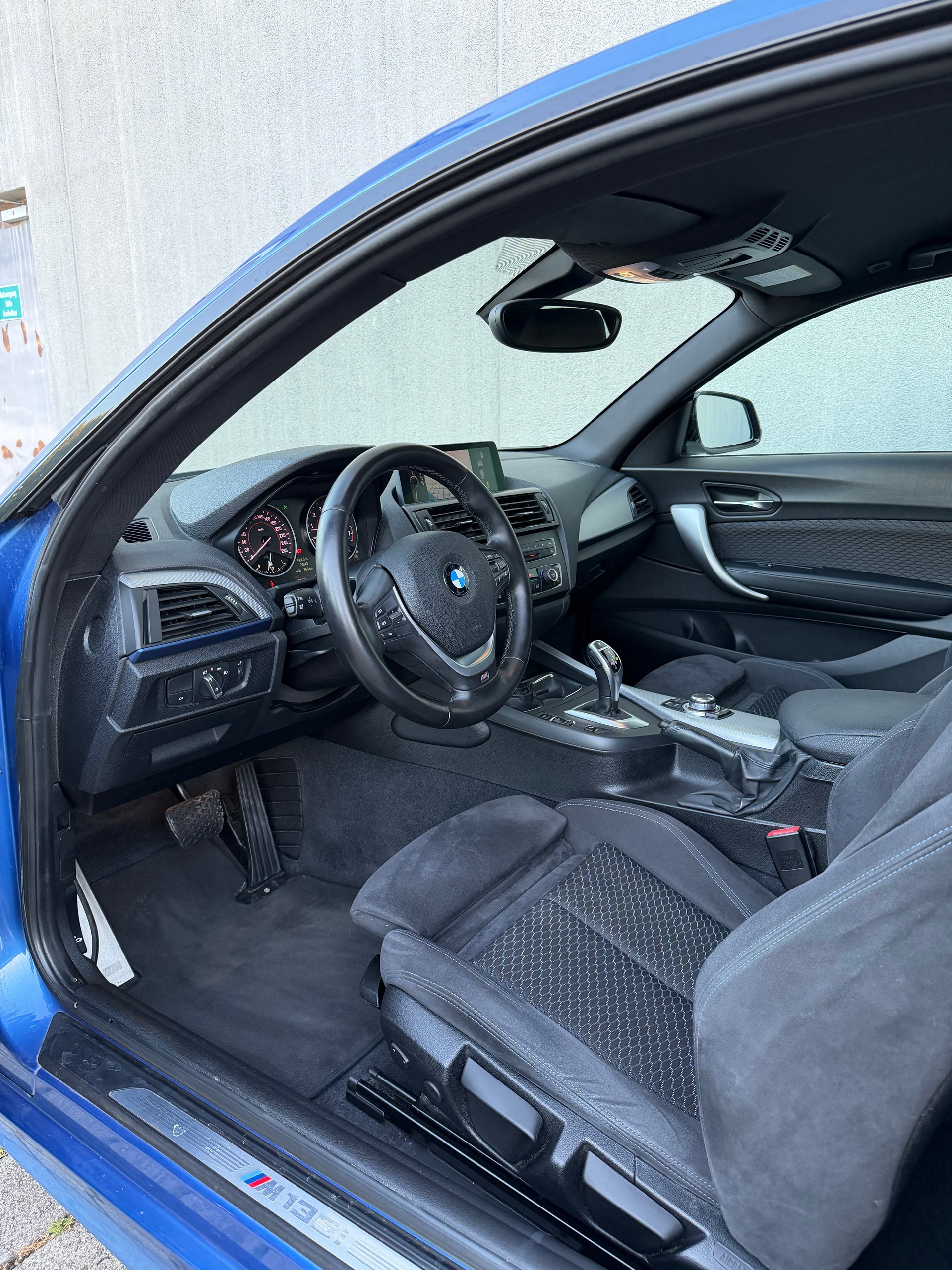 BMW M135i Steptronic-image-6