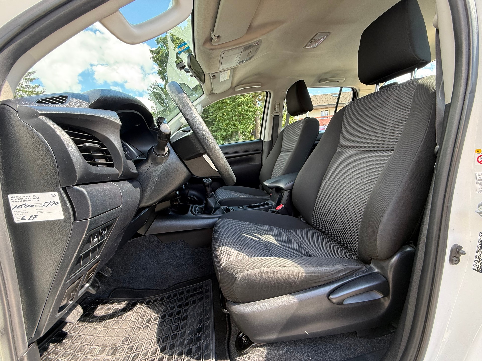 TOYOTA Hilux 2.4D-4D Luna Double Cab 4x4-image-9