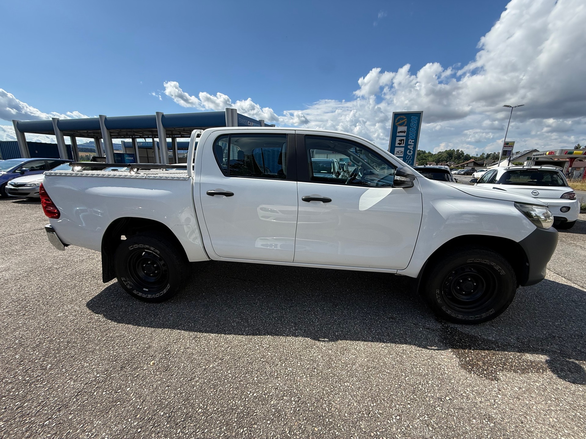 TOYOTA Hilux 2.4D-4D Luna Double Cab 4x4-image-3