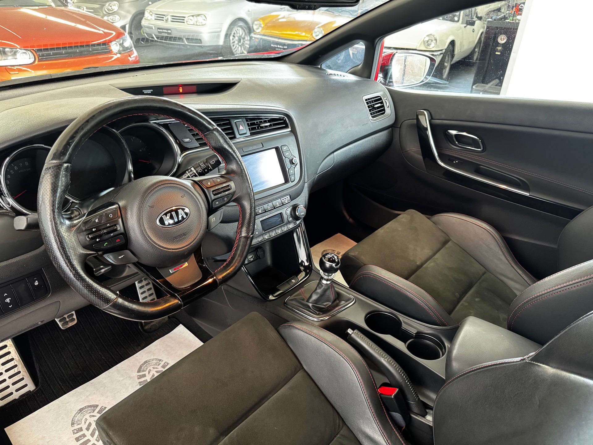 KIA Pro_Cee'd 1.6 GDi Turbo GT-image-12