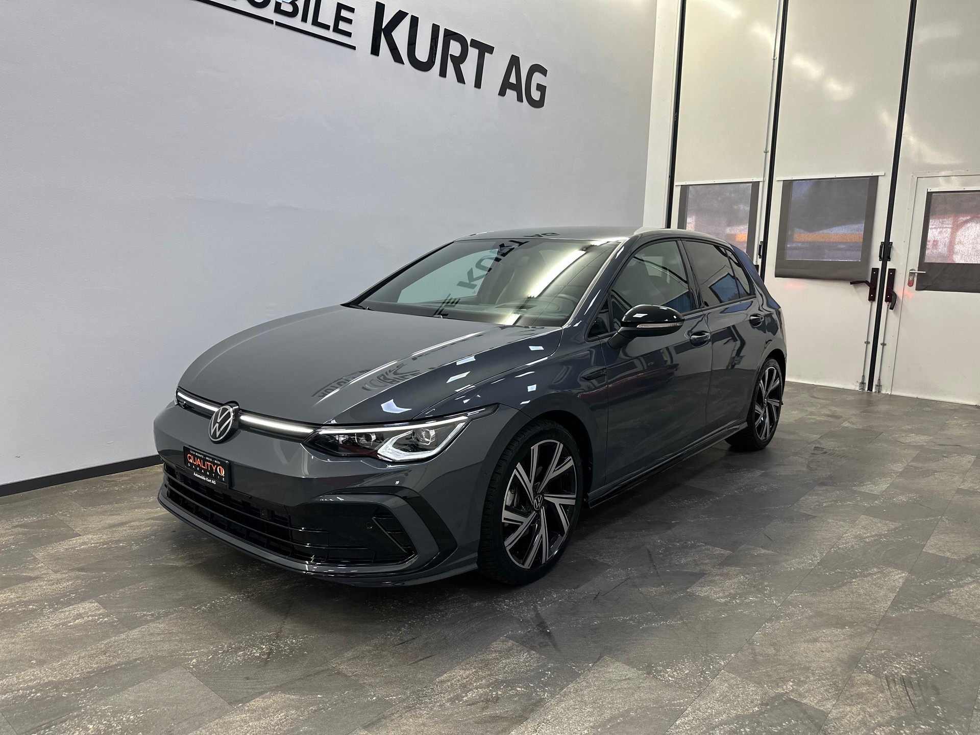 VW Golf 2.0 TDI R-Line DSG 4Motion-image-7