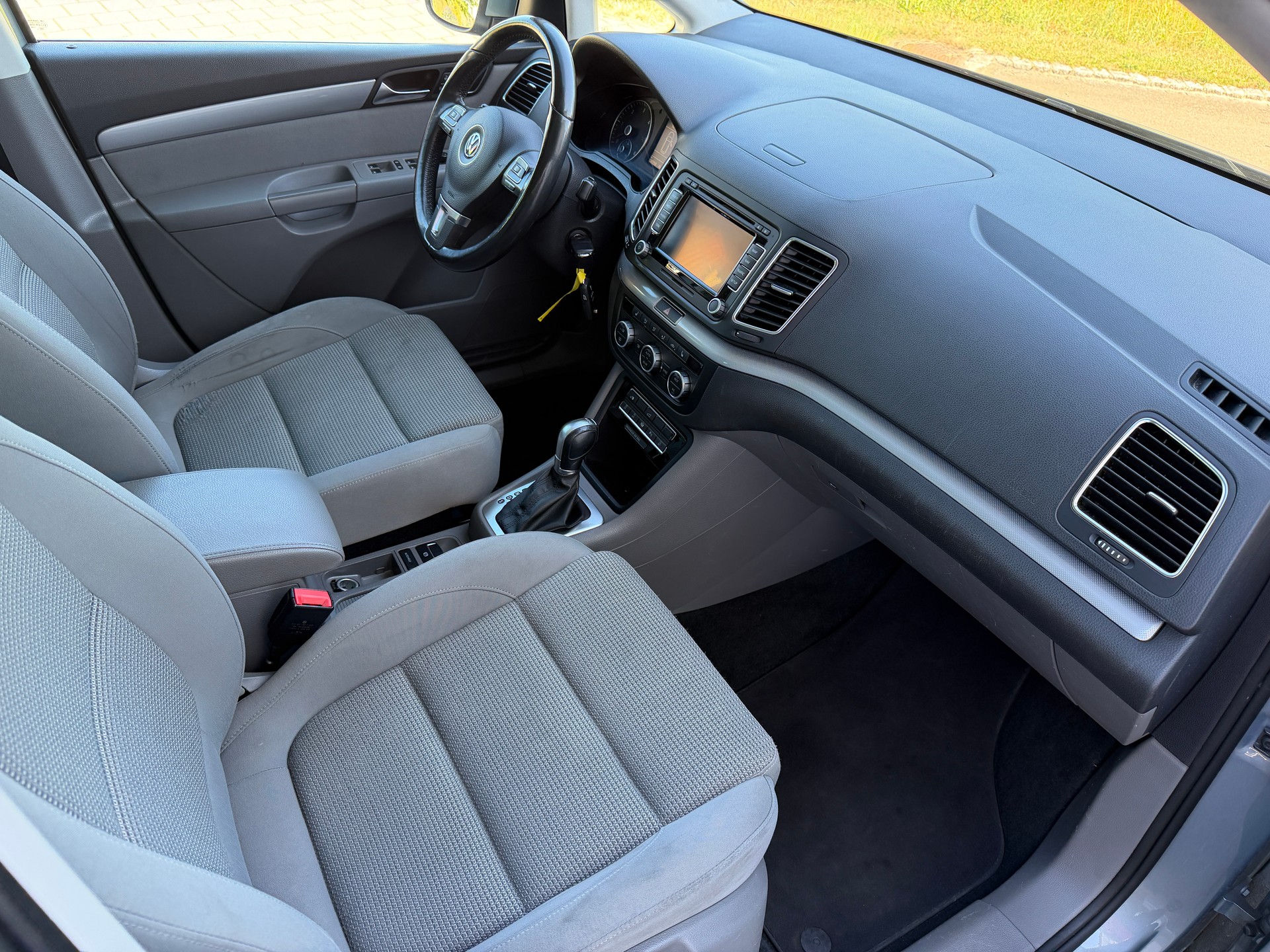 VW Sharan 2.0 TDI BlueMotion Technology Design DSG-image-12