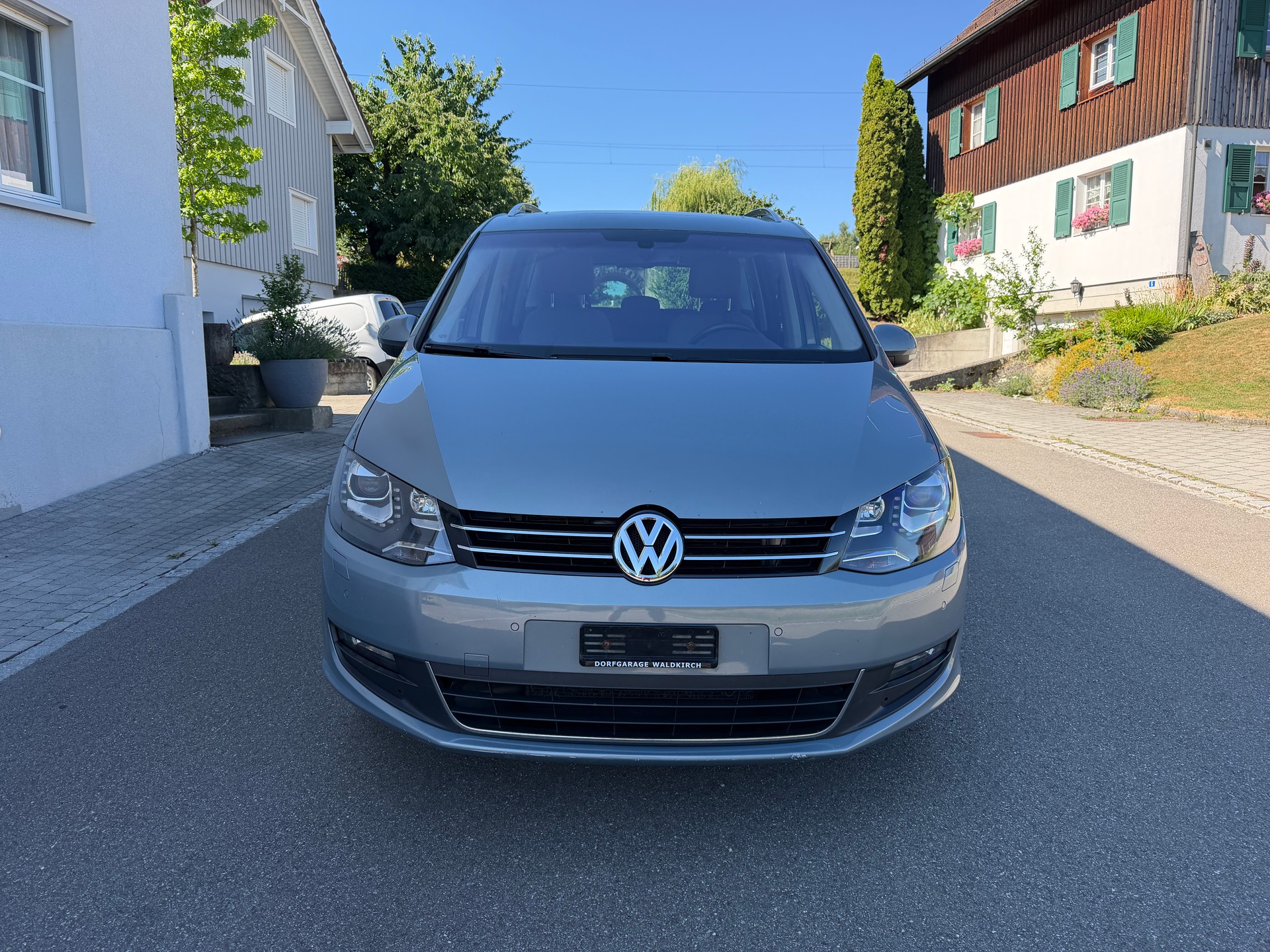 VW Sharan 2.0 TDI BlueMotion Technology Design DSG-image-1