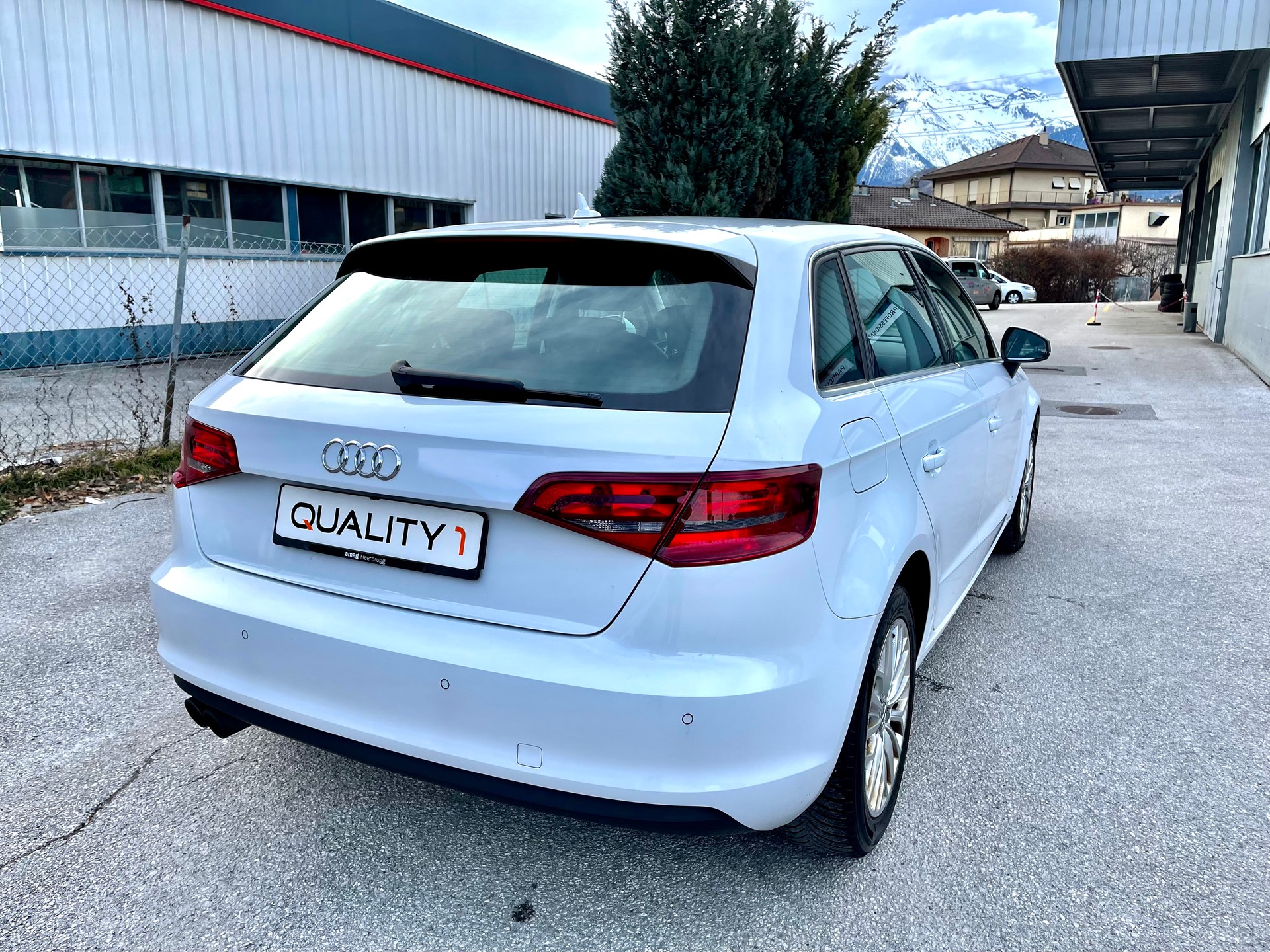 AUDI A3 Sportback 1.8 TFSI Ambiente S-tronic-image-15