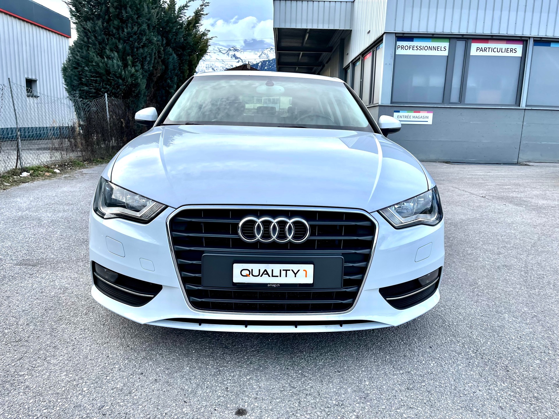 AUDI A3 Sportback 1.8 TFSI Ambiente S-tronic-image-25