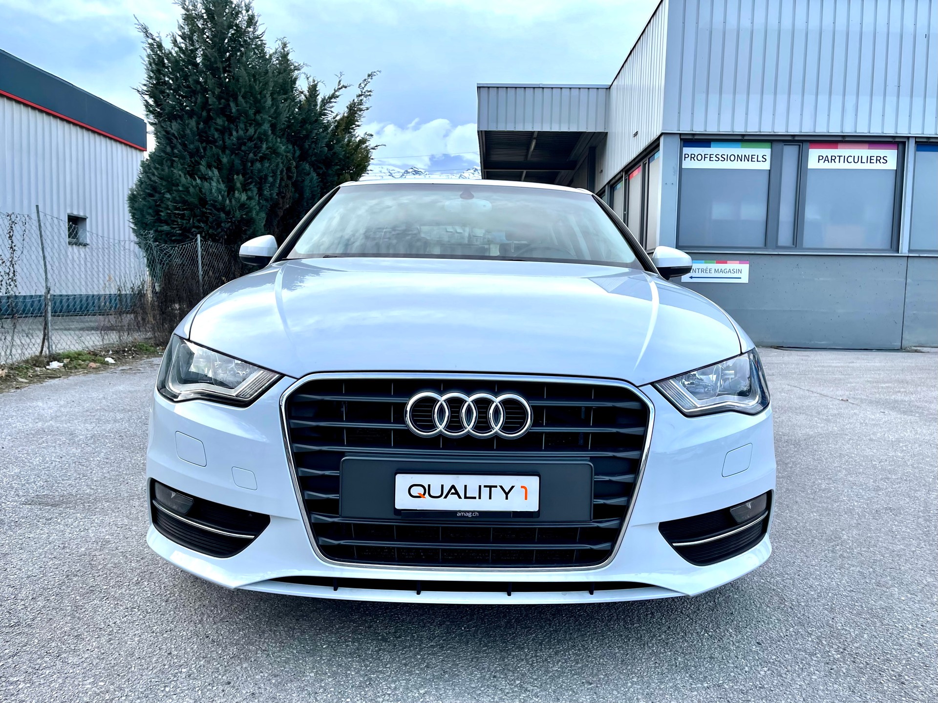 AUDI A3 Sportback 1.8 TFSI Ambiente S-tronic-image-5