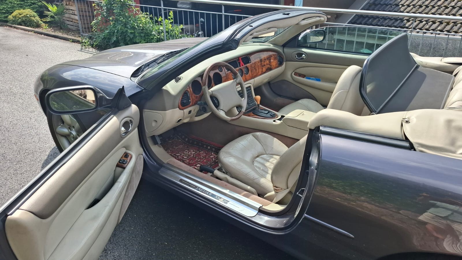 JAGUAR XK 8-image-11