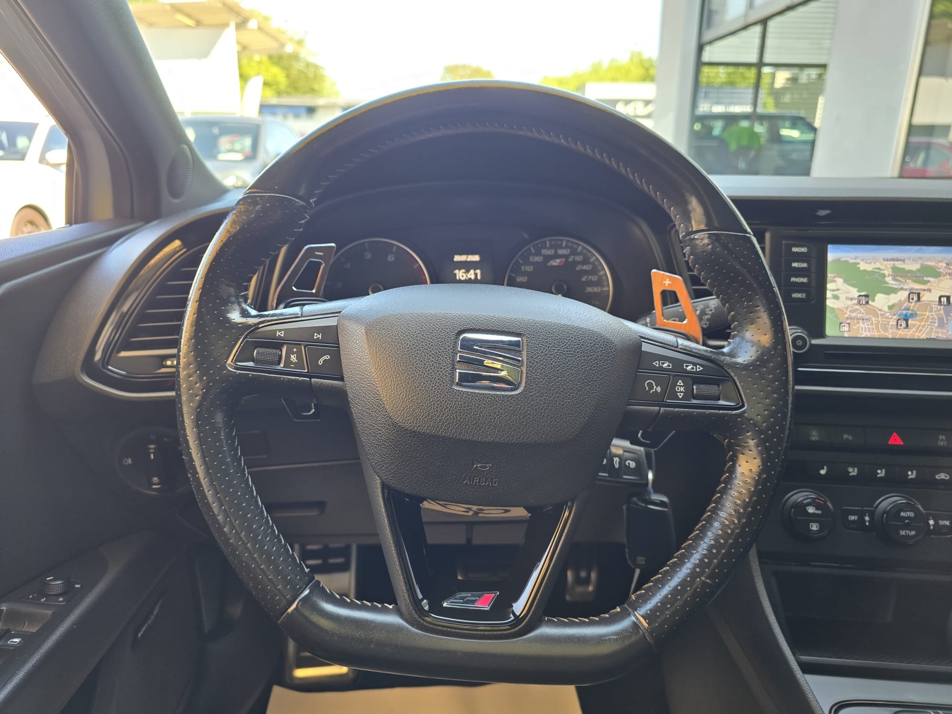 SEAT Leon 2.0 TSI Cupra 280 DSG-image-10