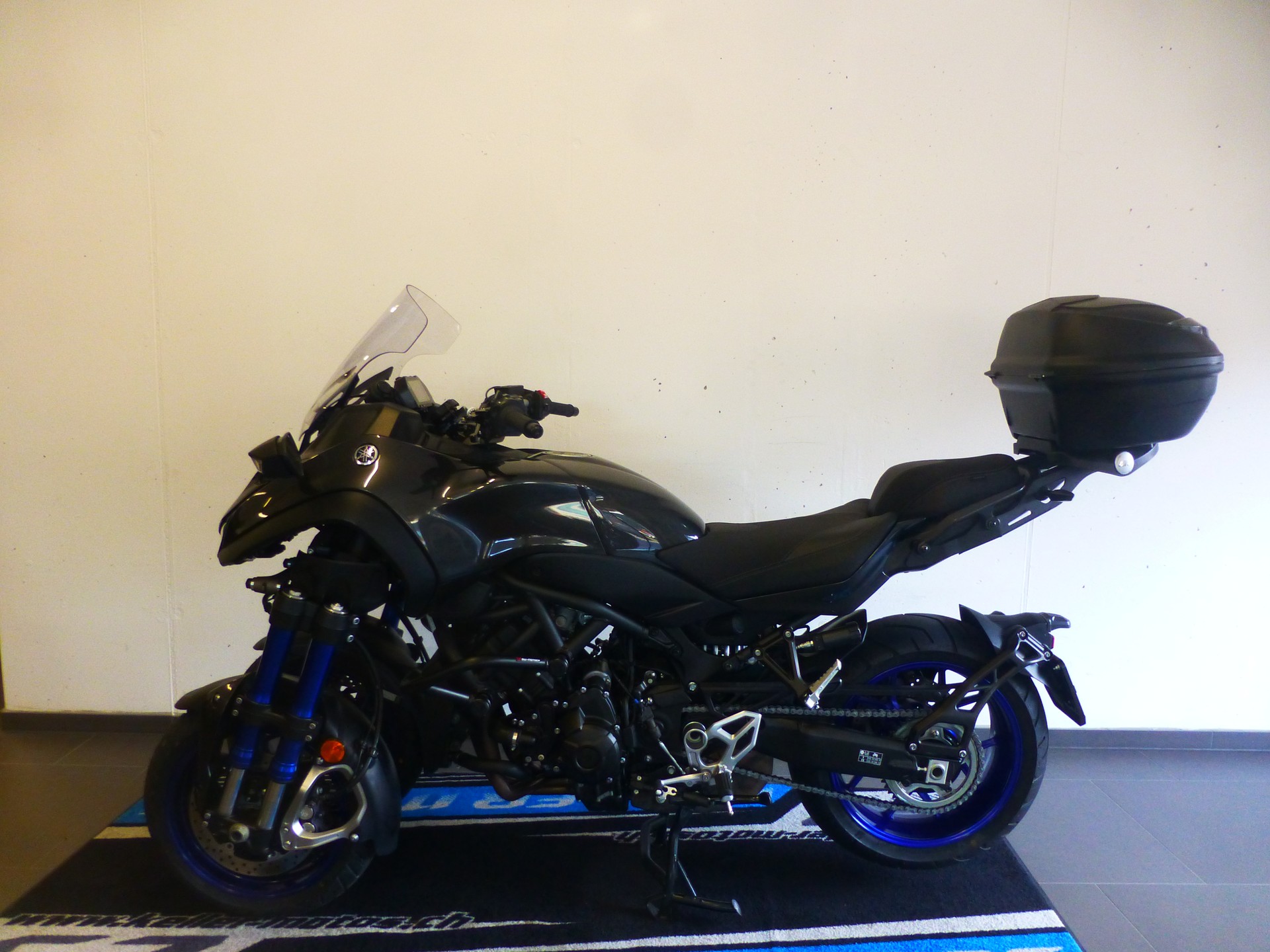 YAMAHA Niken-image-1