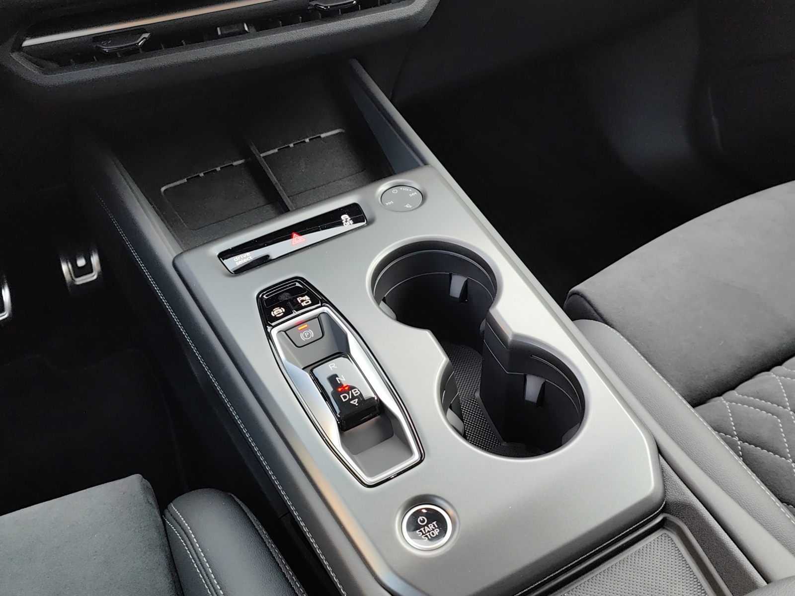 AUDI Q4 Sportback e-tron quattro performance Swiss Ski-image-11