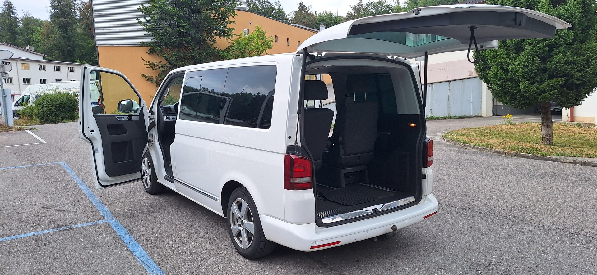 VW T5 Multivan 2.0 Bi-TDI CR Comfortline Cup 4Mot DSG-image-15