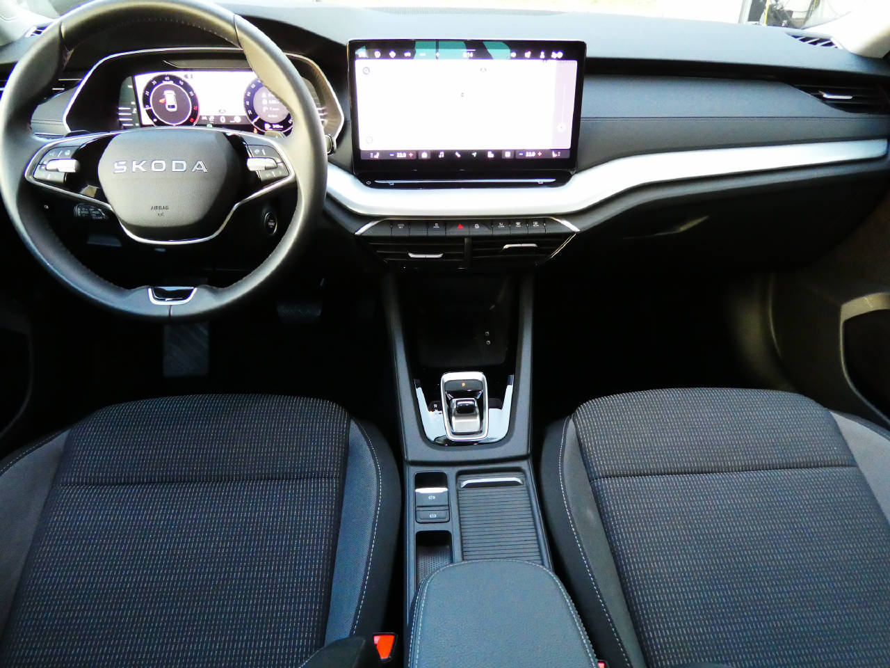 SKODA Octavia Combi 1.5 TSI Selection DSG-image-13