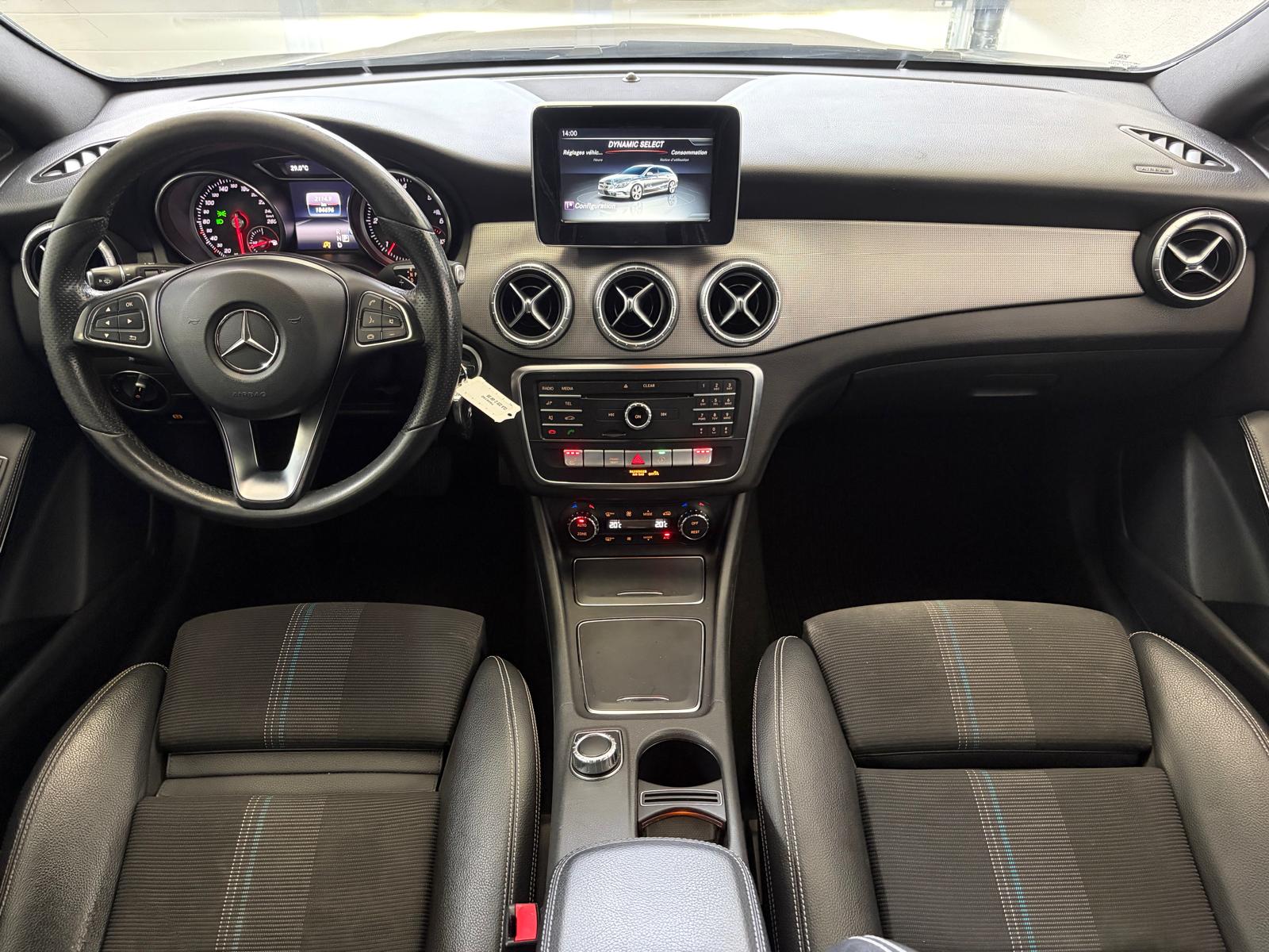 MERCEDES-BENZ CLA Shooting Brake 220 d Urban 4Matic 7G-DCT - Caméra de recul-image-10