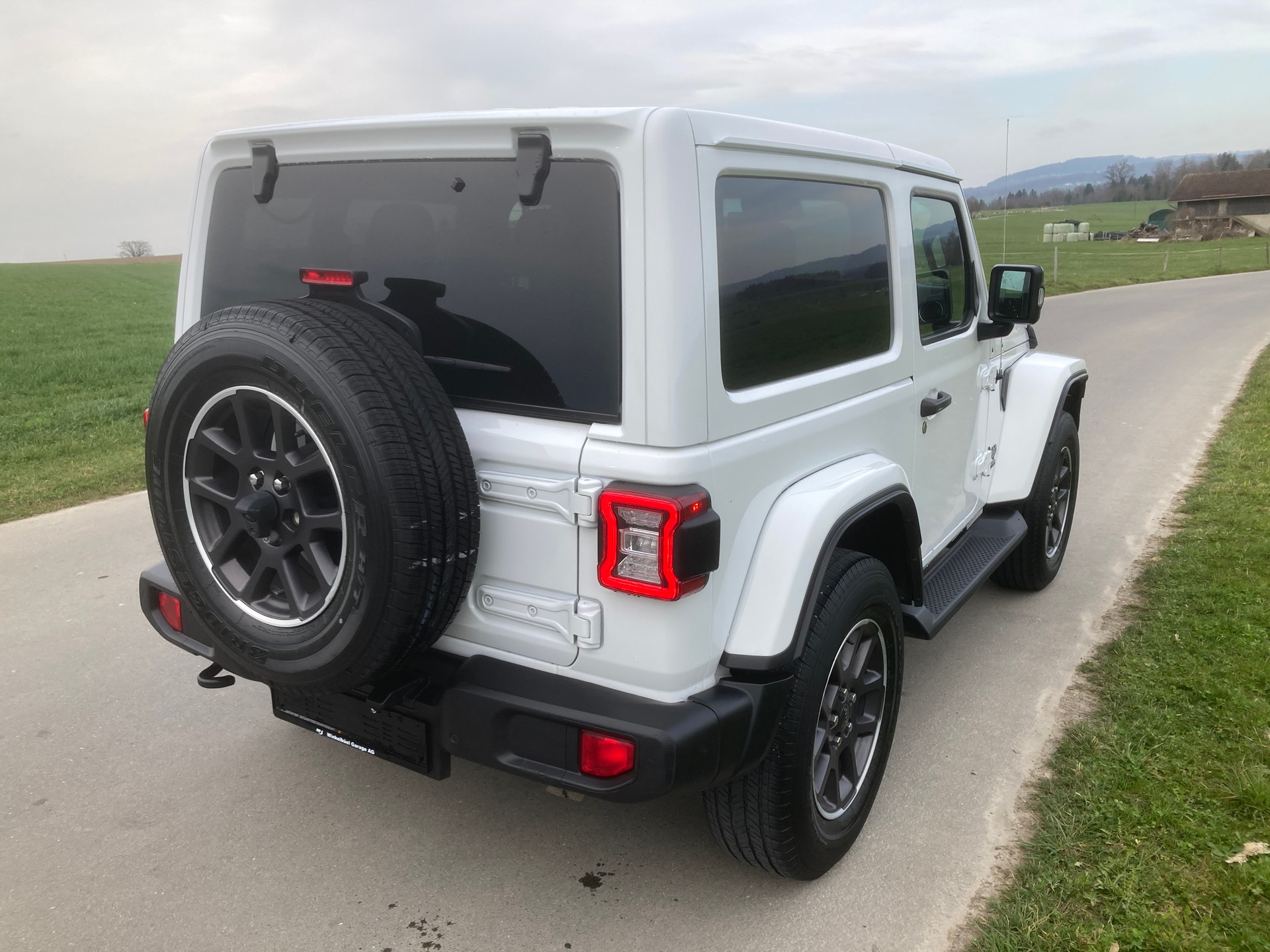 JEEP Wrangler 2.0 80TH Anniversary Automatic-showroom-element-3