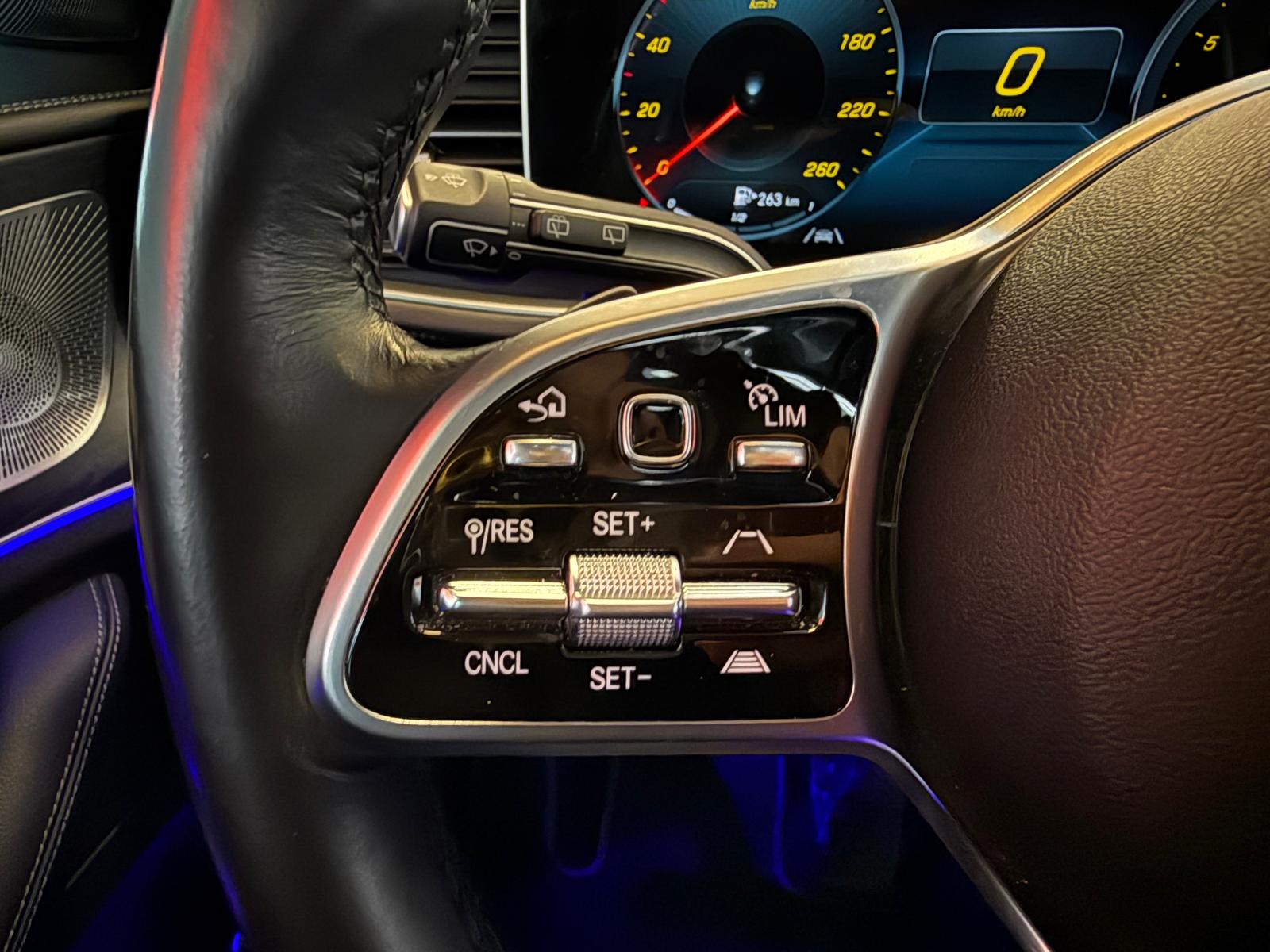 MERCEDES-BENZ GLE 450 4Matic AMG Line 9G-Tronic-image-17