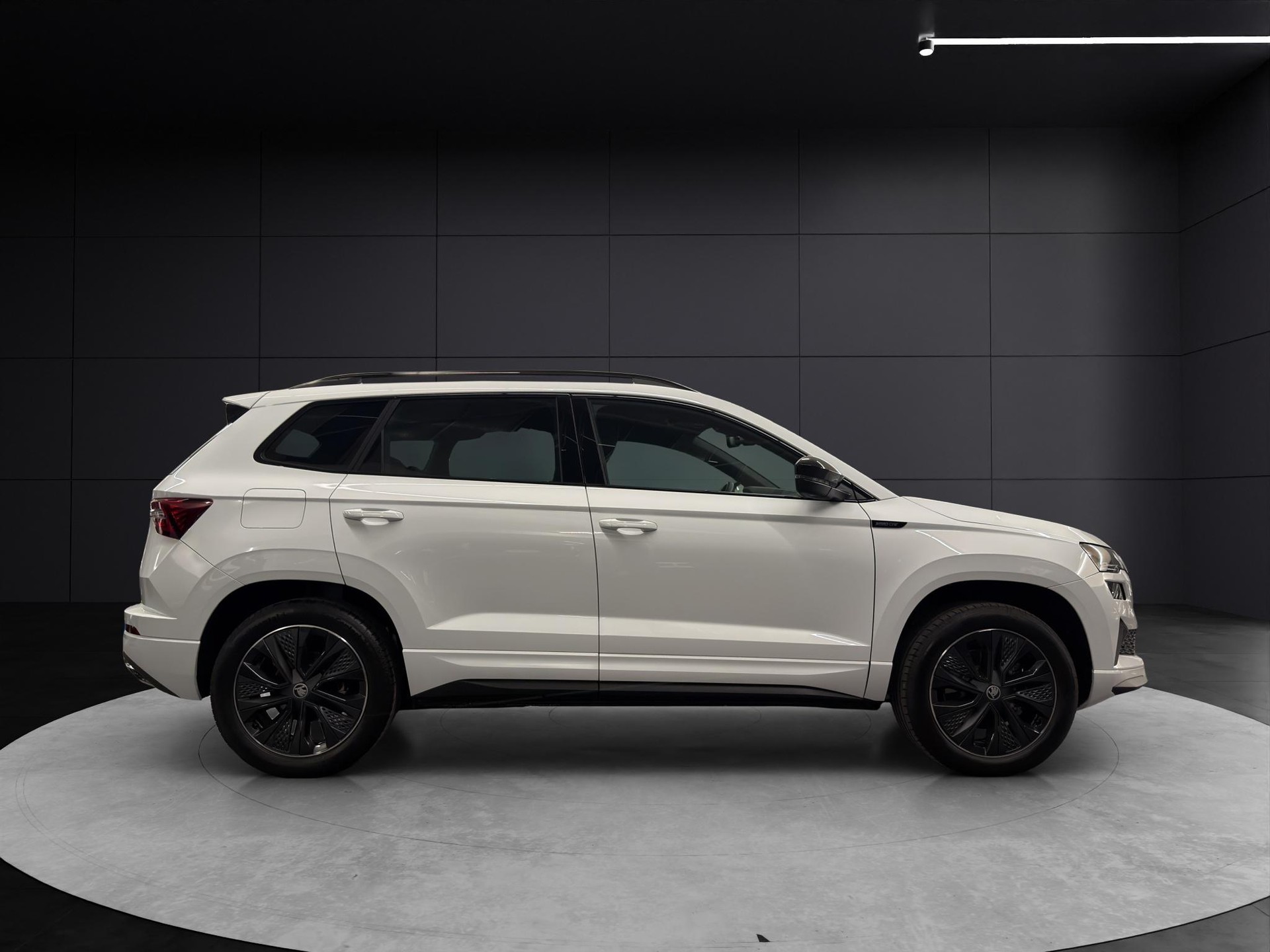 SKODA Karoq 2.0 TSI SportLine 4x4 DSG-image-5