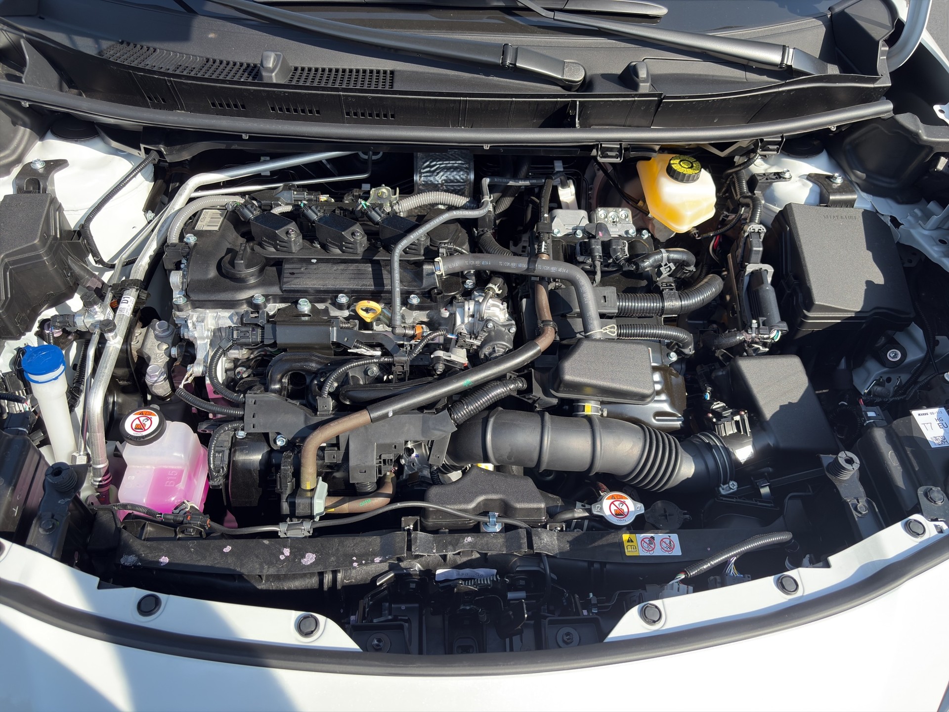 TOYOTA Yaris Cross 1.5 Premium AWDi e-CVT-image-20