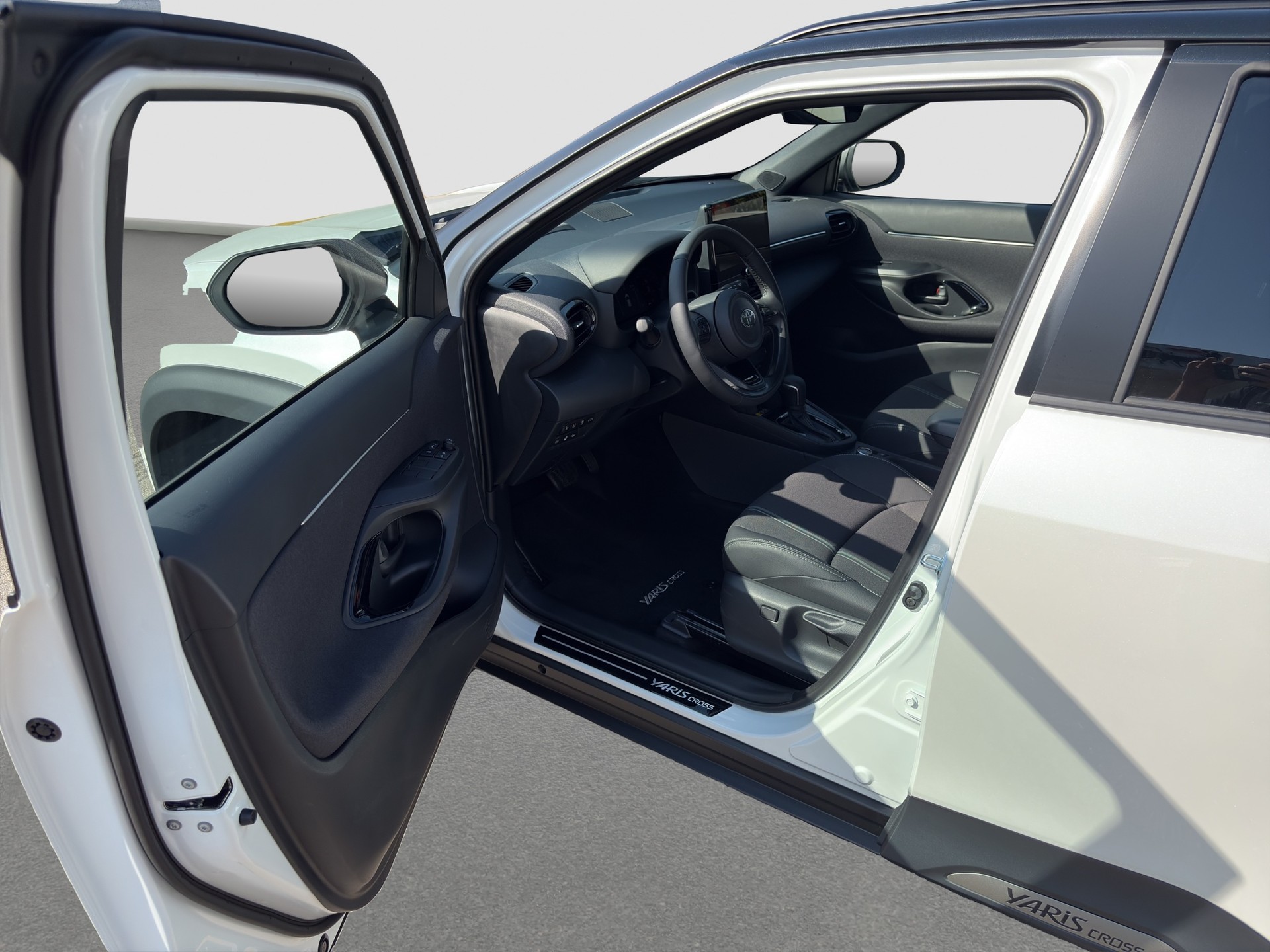 TOYOTA Yaris Cross 1.5 Premium AWDi e-CVT-image-16
