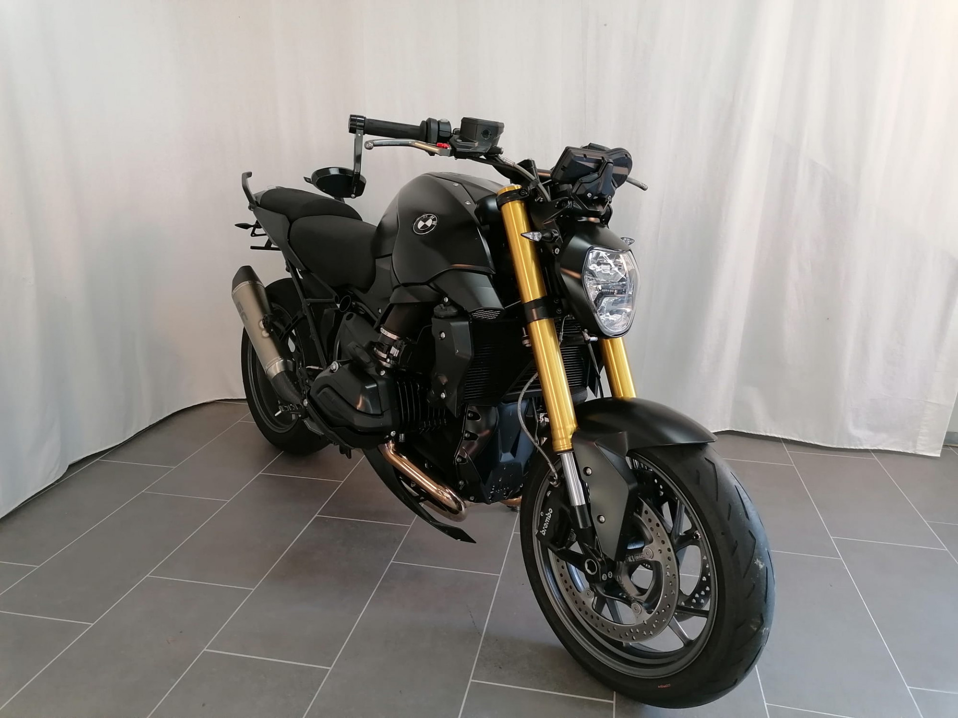 BMW R 1200 R-showroom-element-1