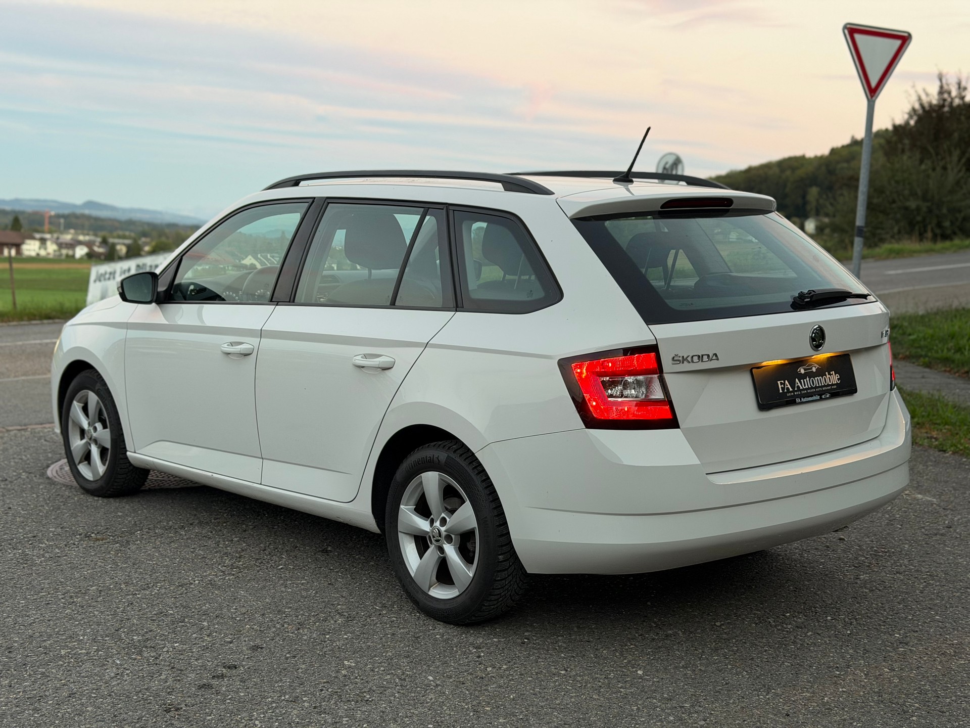 SKODA Fabia 1.4 TDI Ambition-showroom-element-2