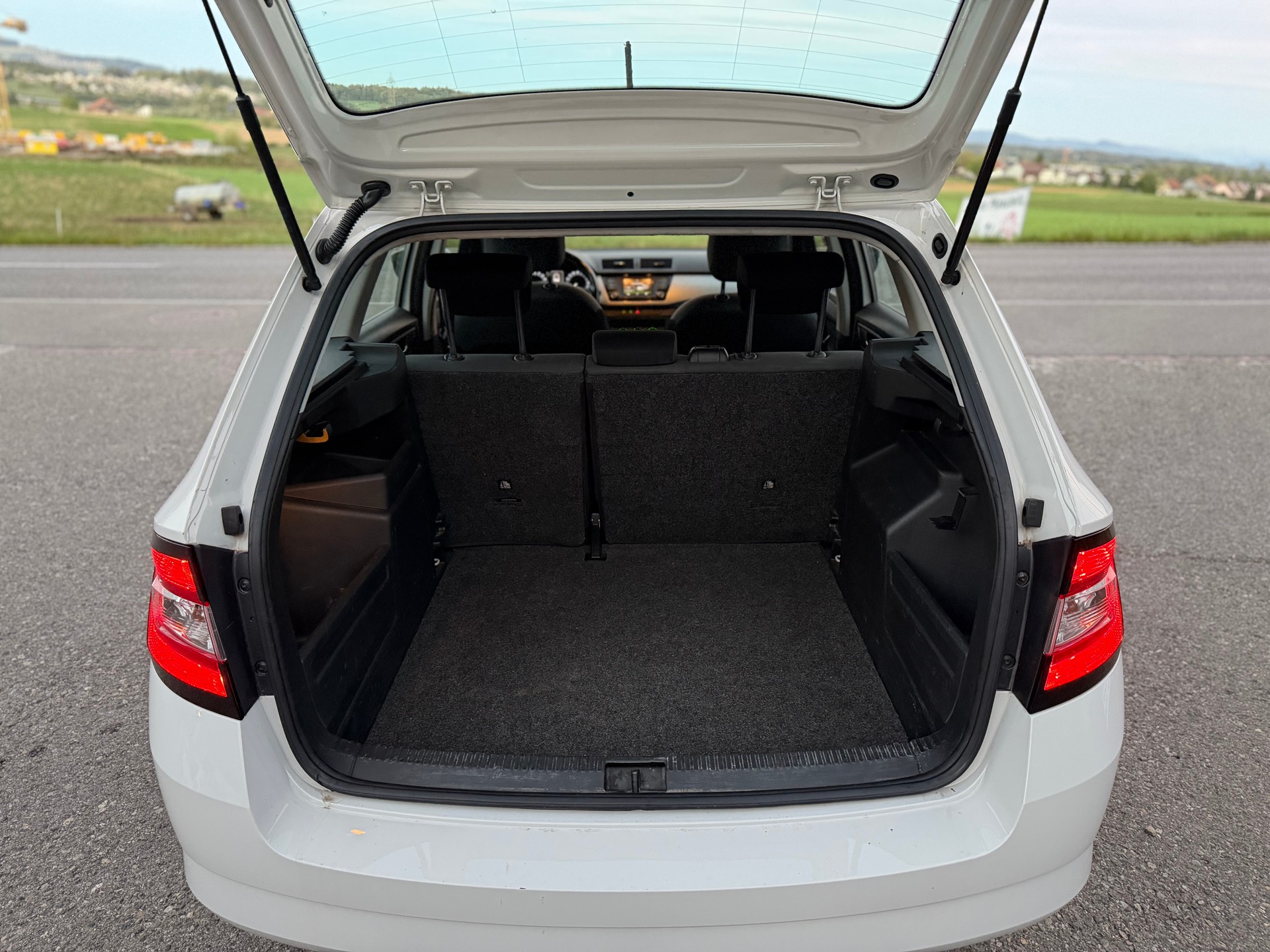 SKODA Fabia 1.4 TDI Ambition-image-5