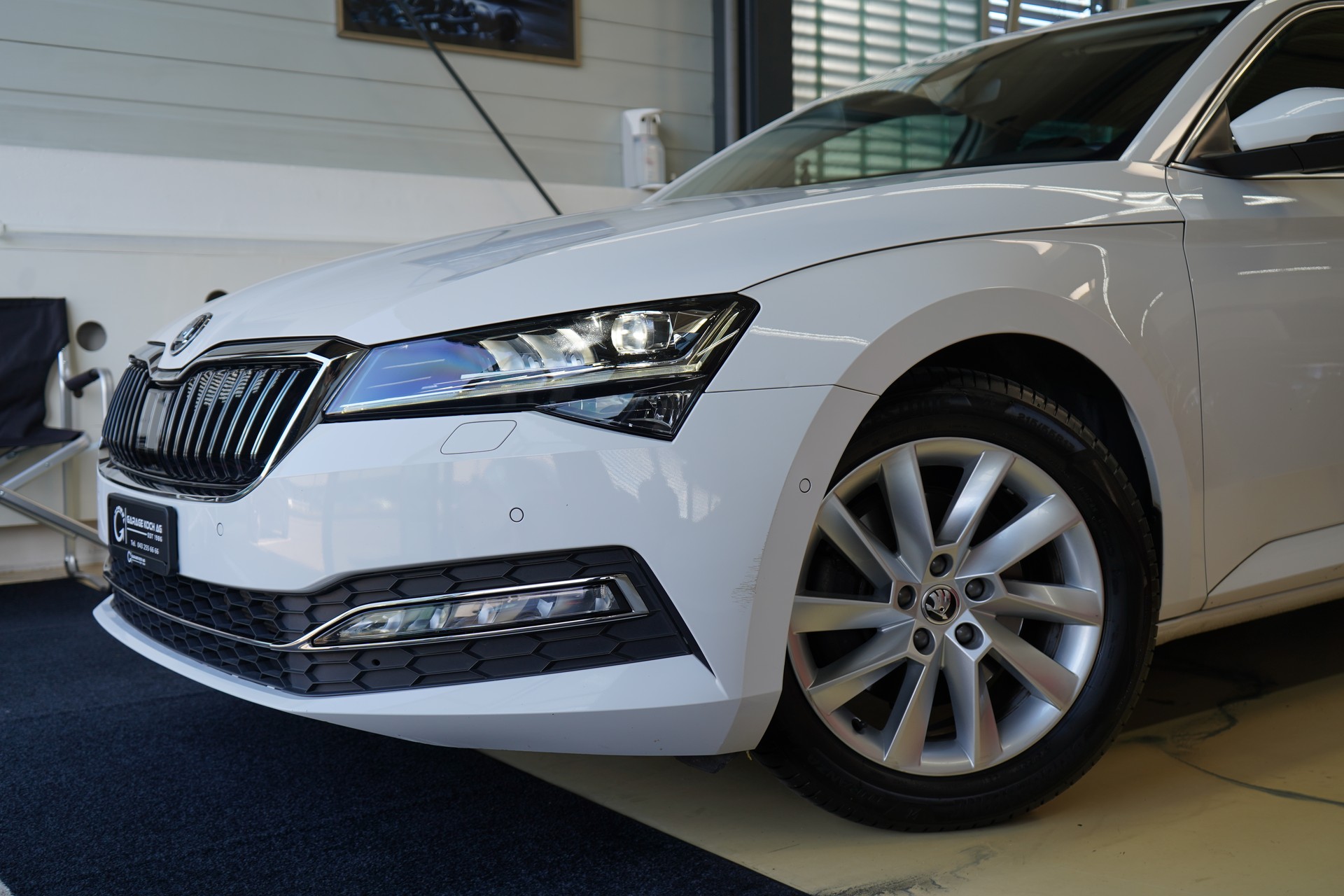 SKODA Superb Combi 2.0 TDi Style DSG-showroom-element-2