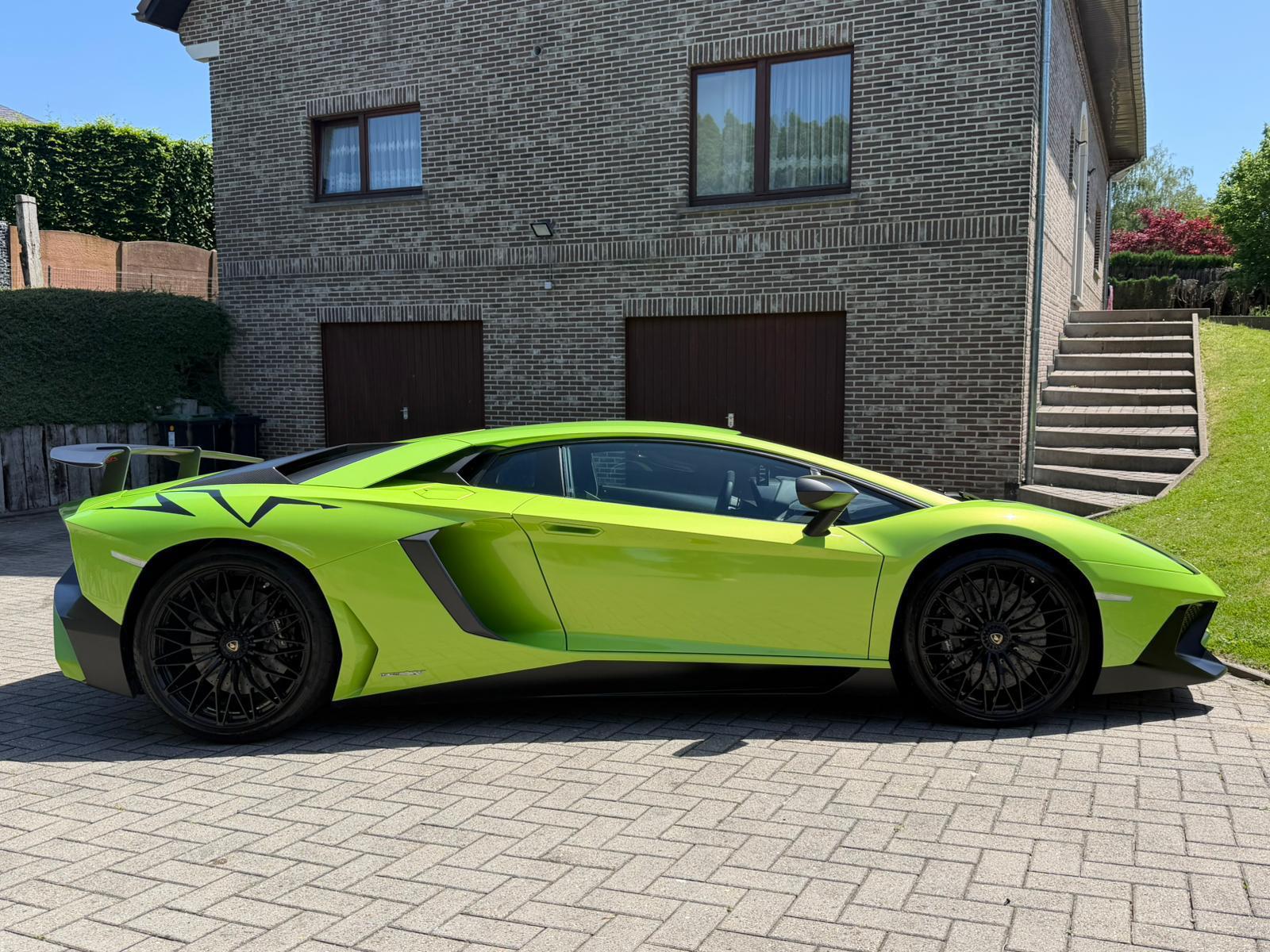 LAMBORGHINI Aventador LP750-4 Superveloce Coupé E-Gear-image-8