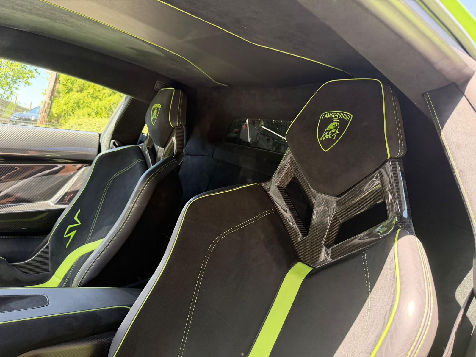 LAMBORGHINI Aventador LP750-4 Superveloce Coupé E-Gear-image-4