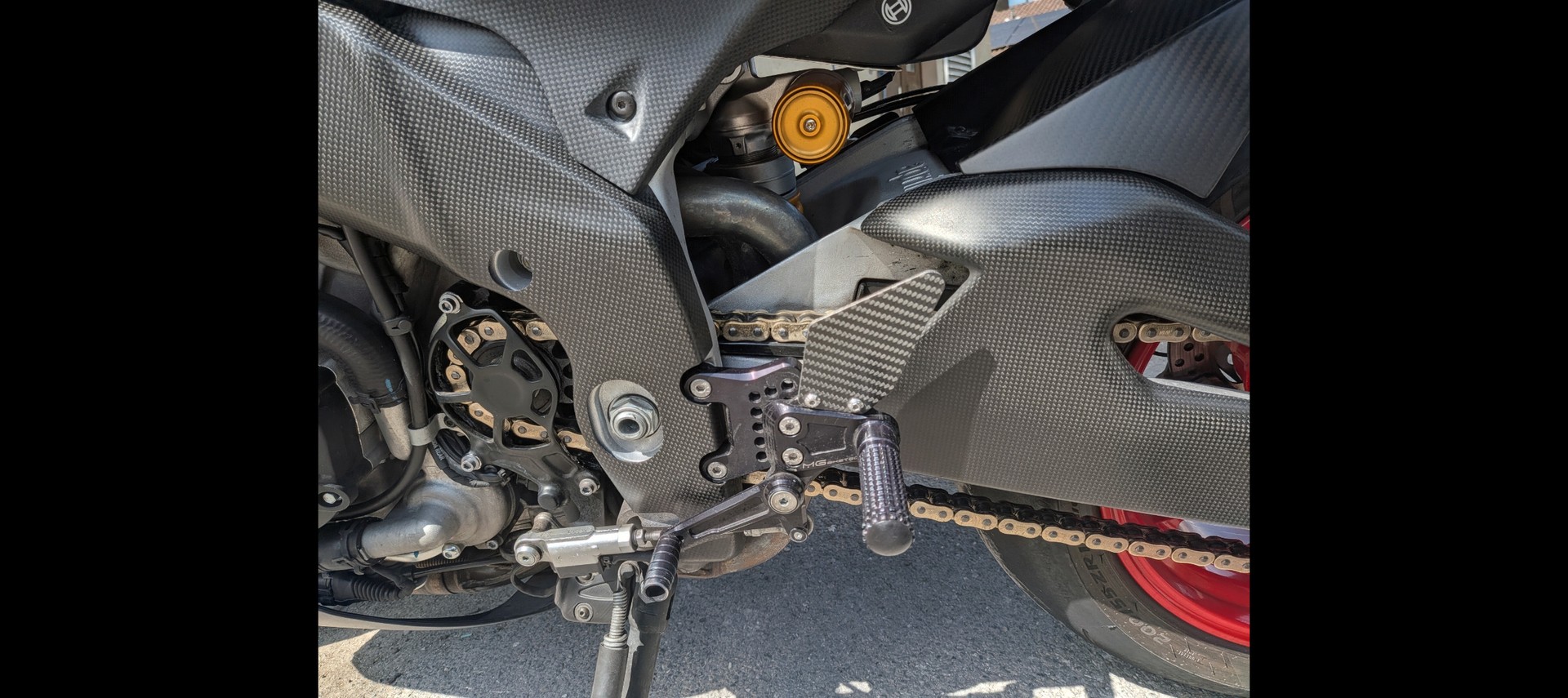 APRILIA Tuono V4 1100 Factory Semi Active Suspension-image-3
