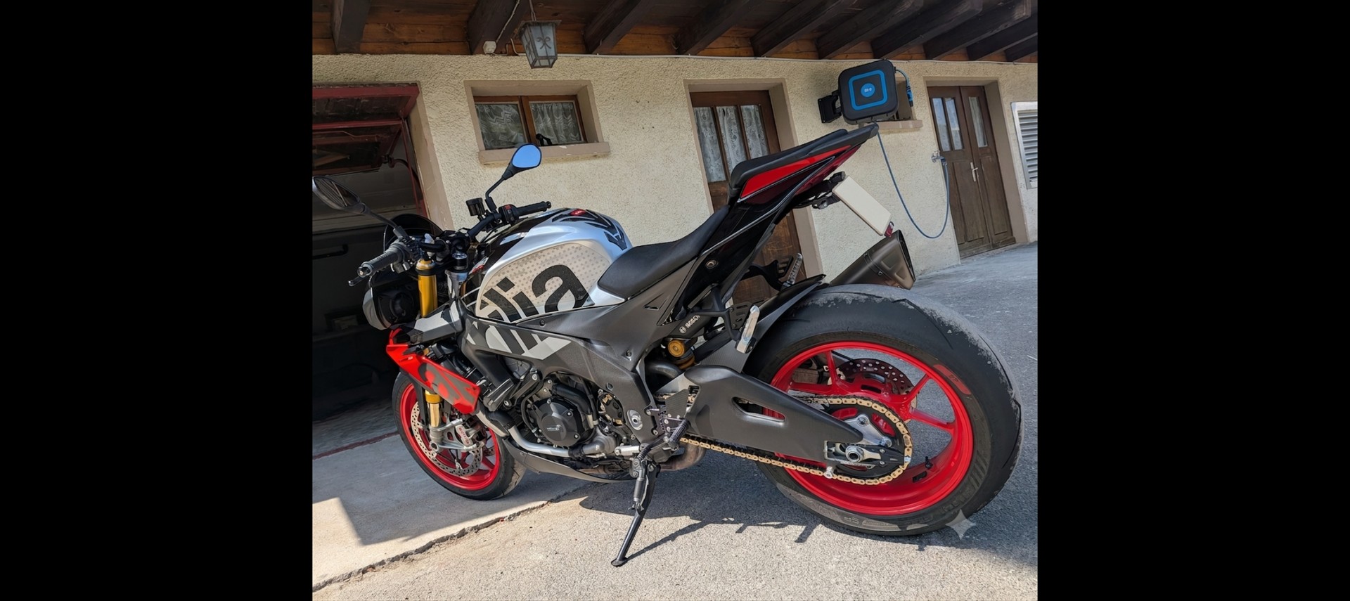 APRILIA Tuono V4 1100 Factory Semi Active Suspension-image-2