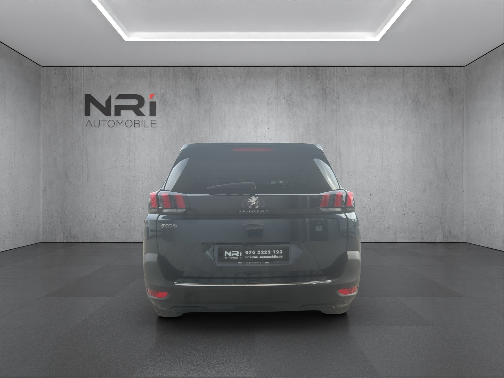 PEUGEOT 5008 1.5 BlueHDi Allure-image-5