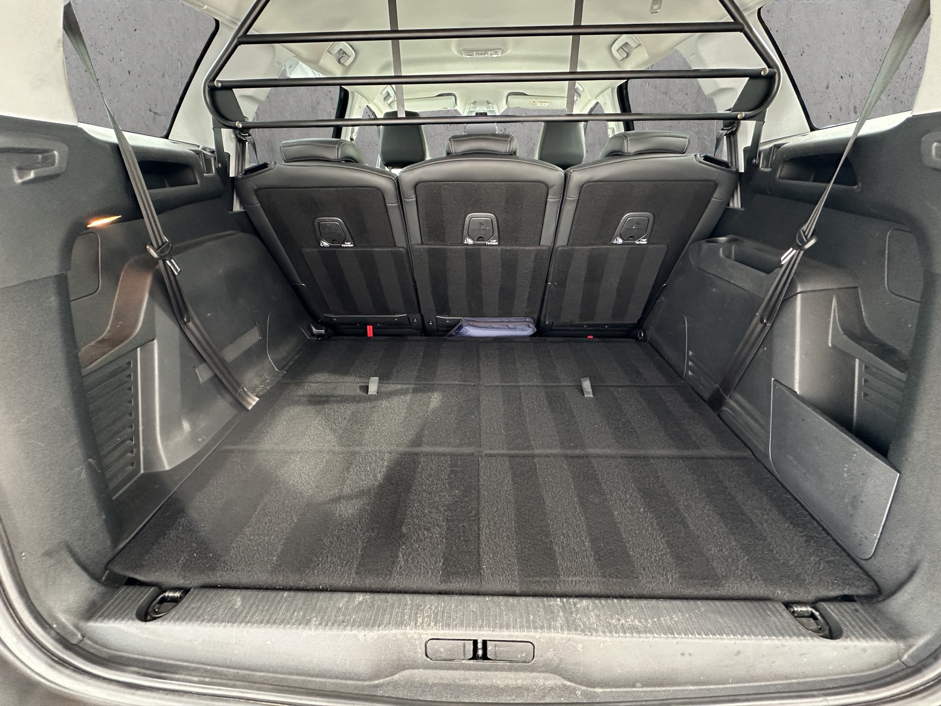 PEUGEOT 5008 1.5 BlueHDi Allure-image-15
