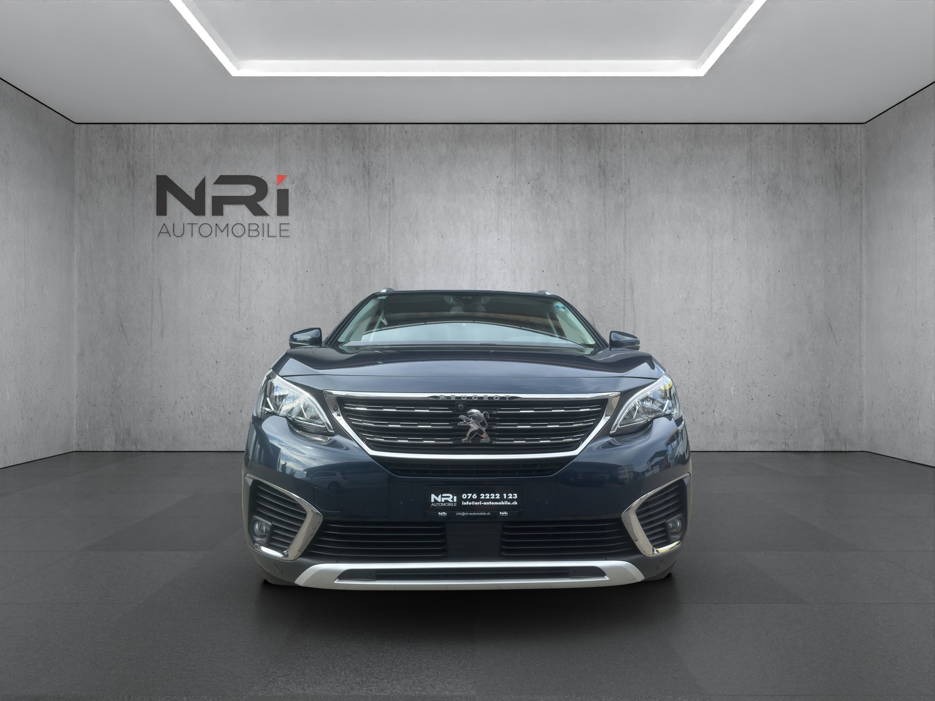 PEUGEOT 5008 1.5 BlueHDi Allure-showroom-element-1