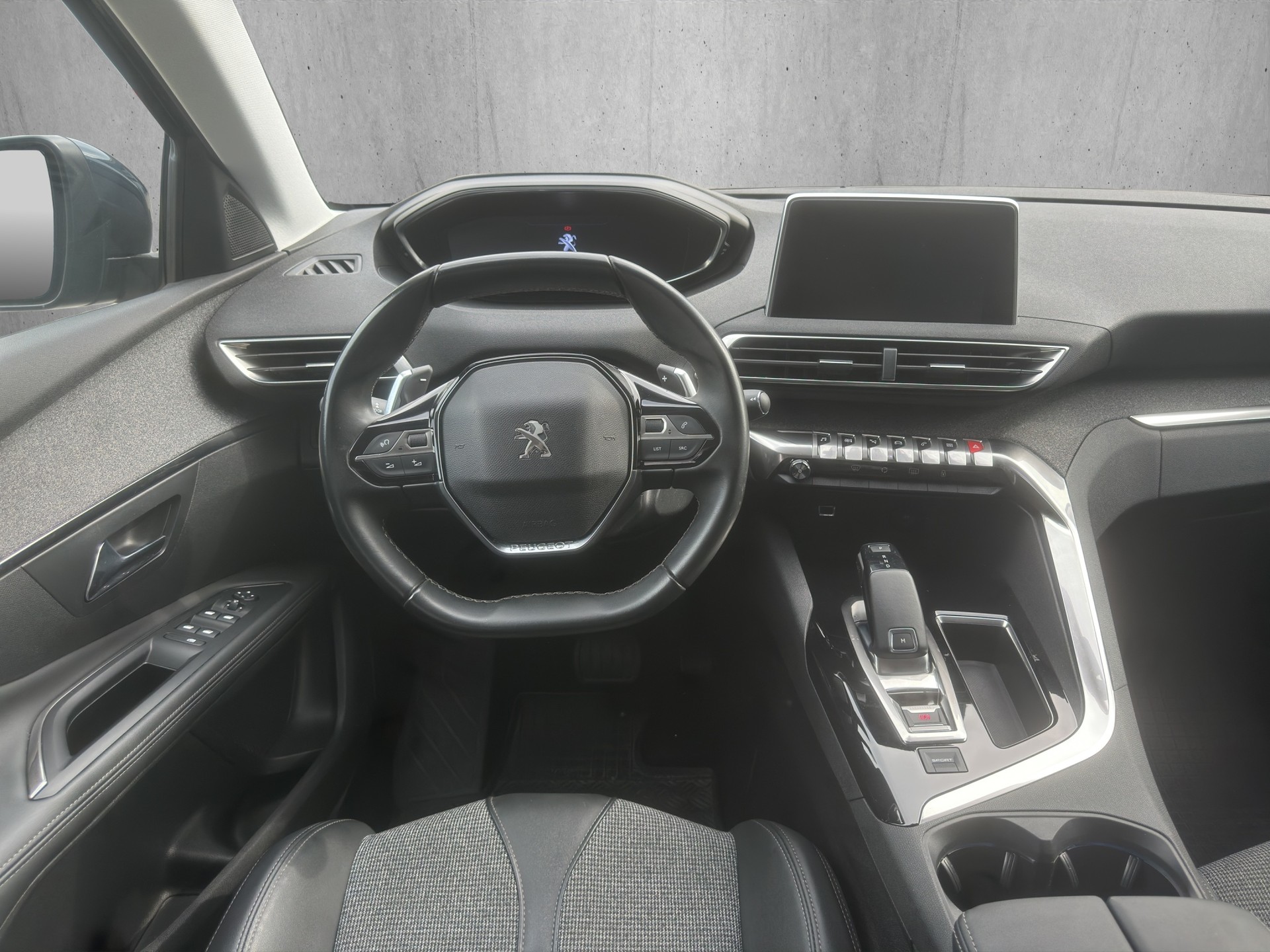 PEUGEOT 5008 1.5 BlueHDi Allure-image-11